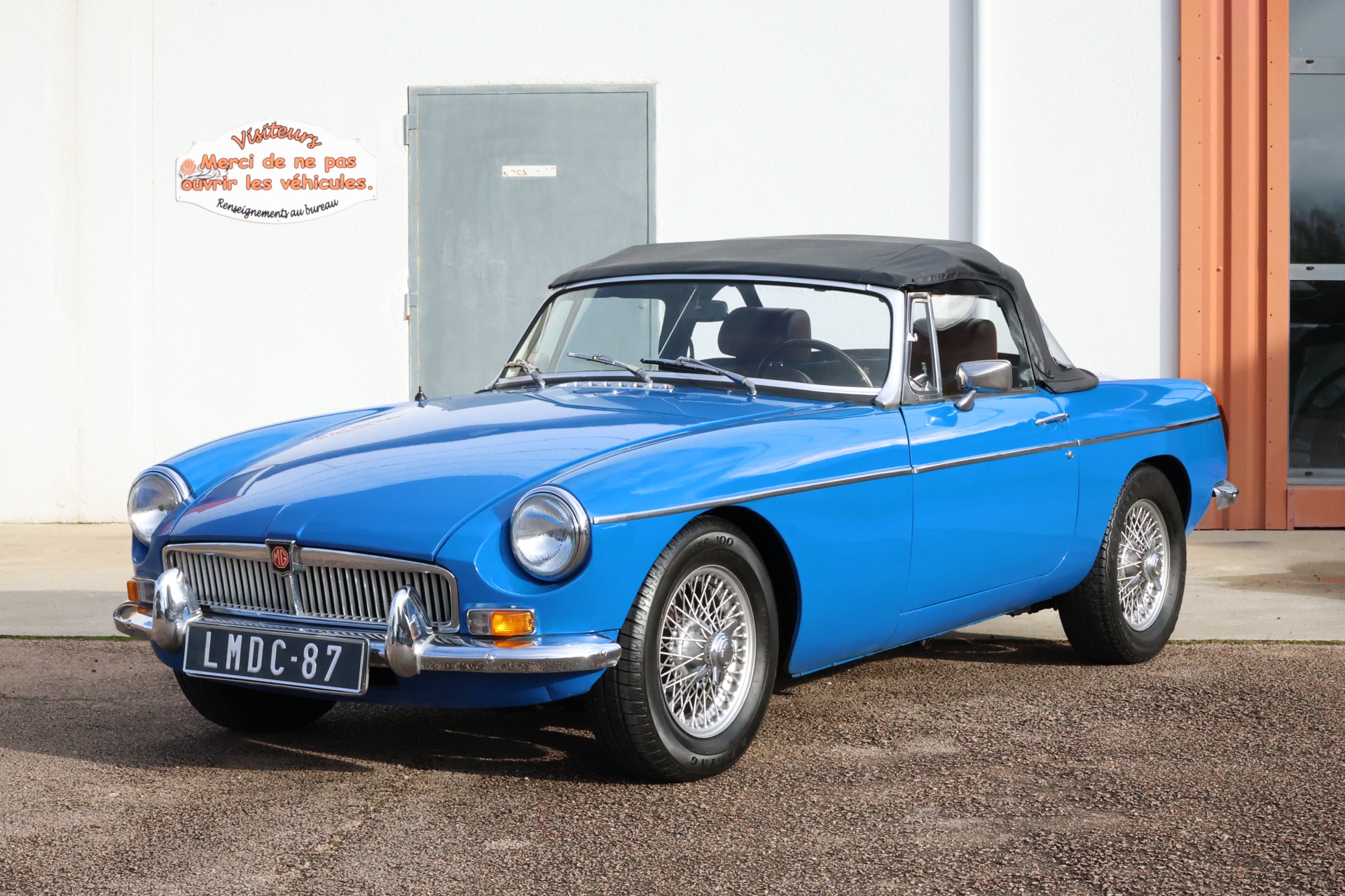 MG B Bleue 1976 – Image 2