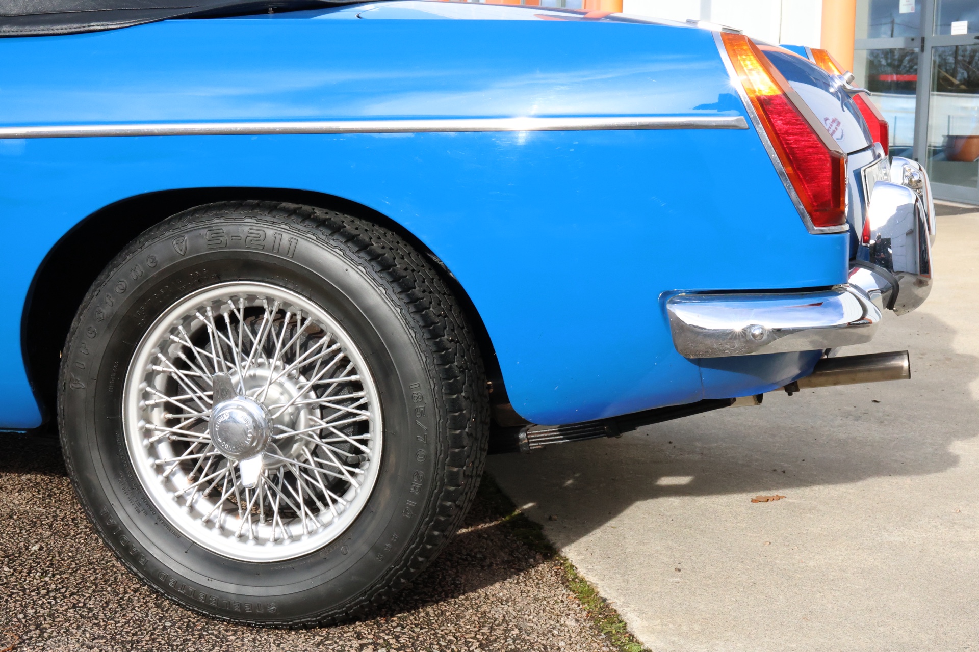 MG B Bleue 1976 – Image 18