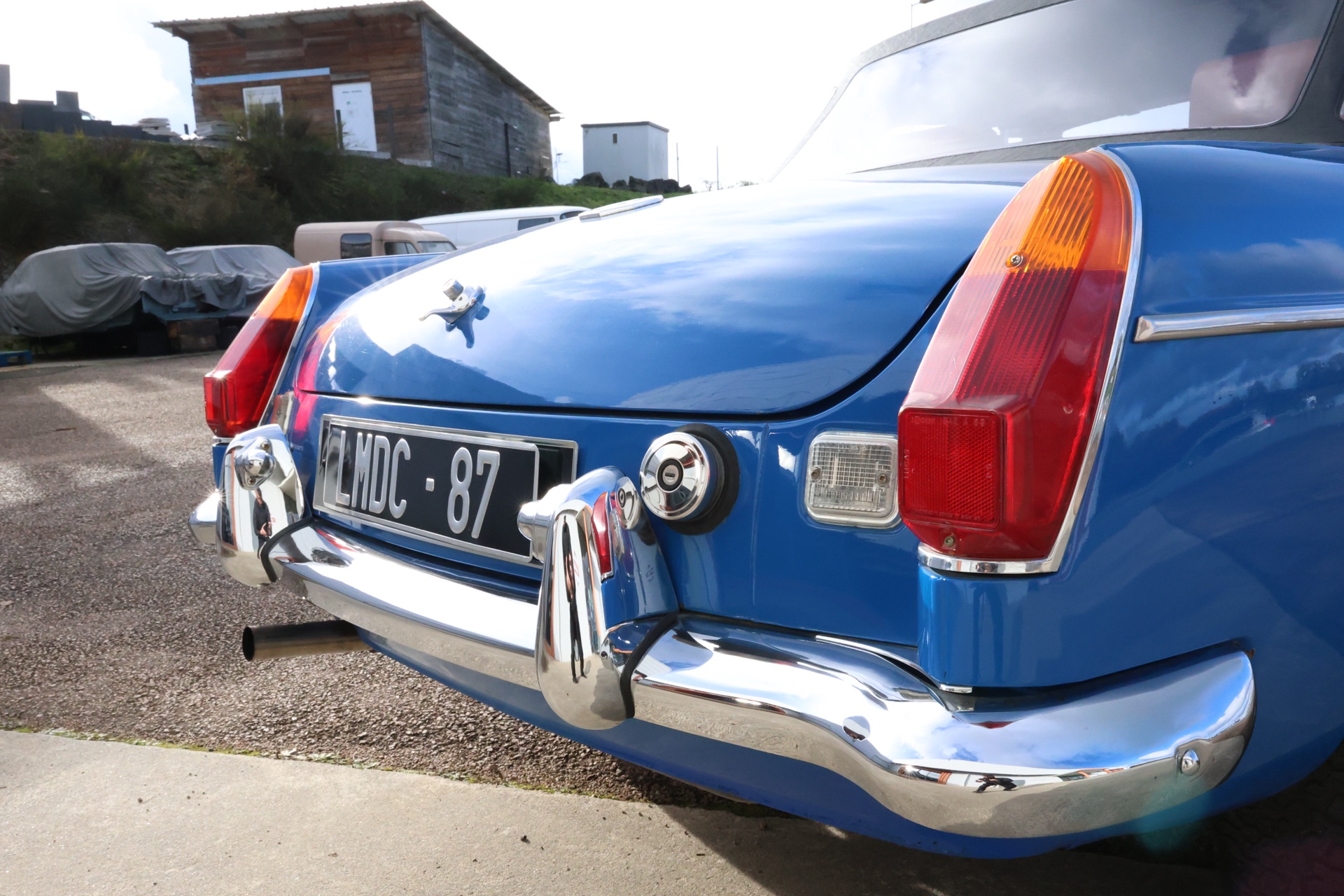 MG B Bleue 1976 – Image 17