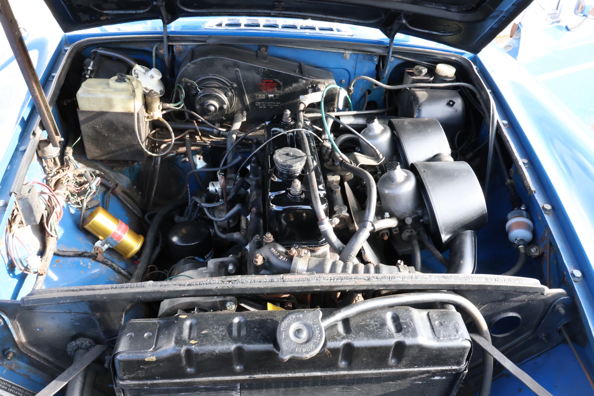 MG B Bleue 1976 – Image 13