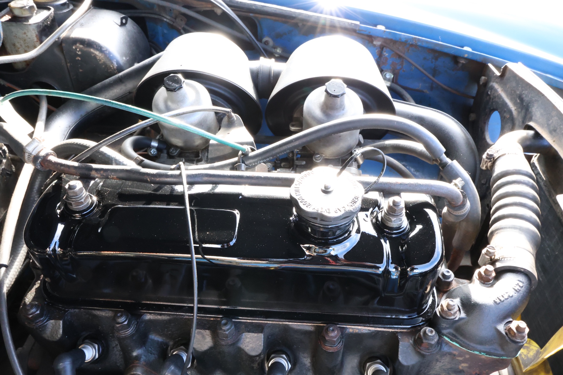 MG B Bleue 1976 – Image 12