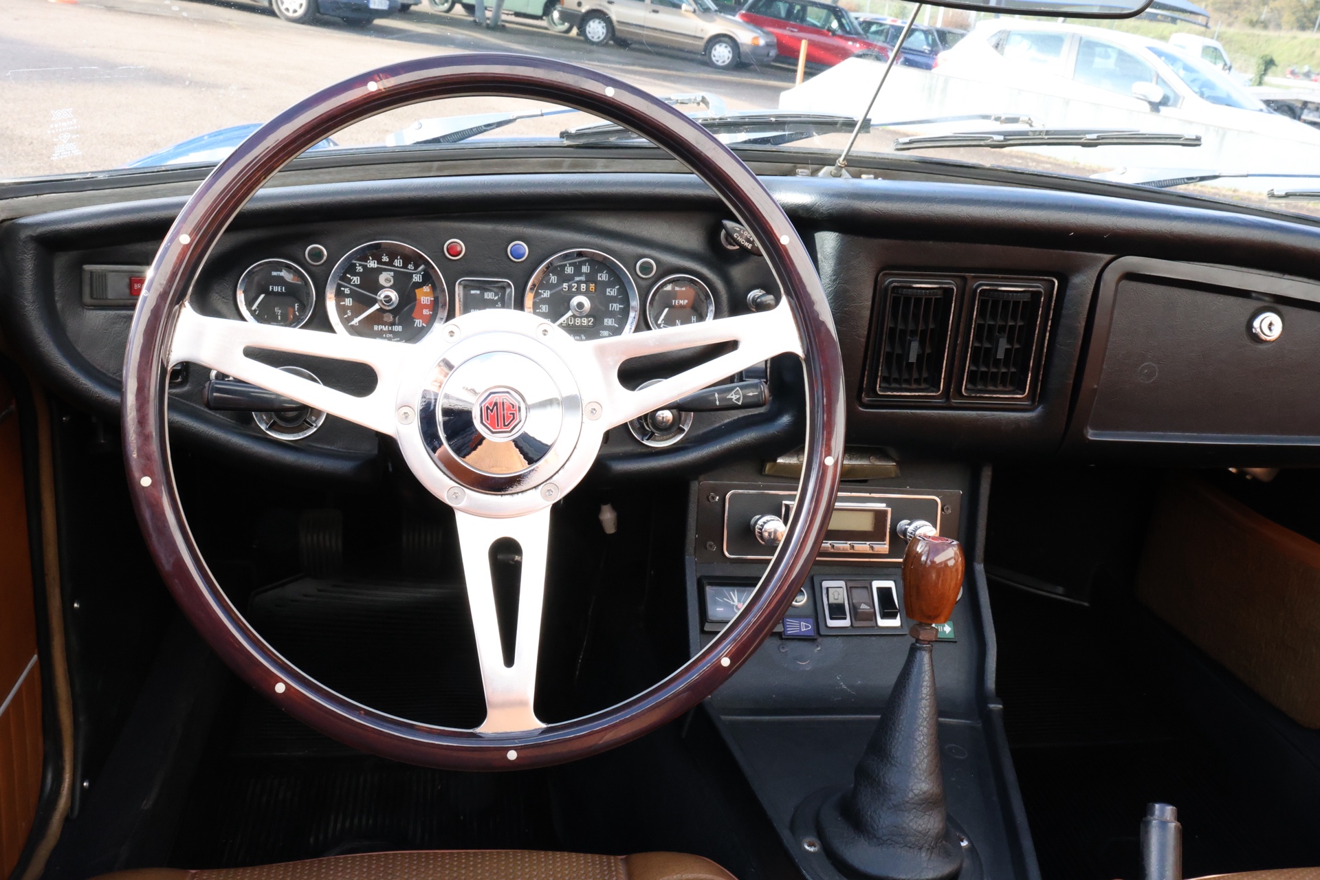 MG B Bleue 1976 – Image 10