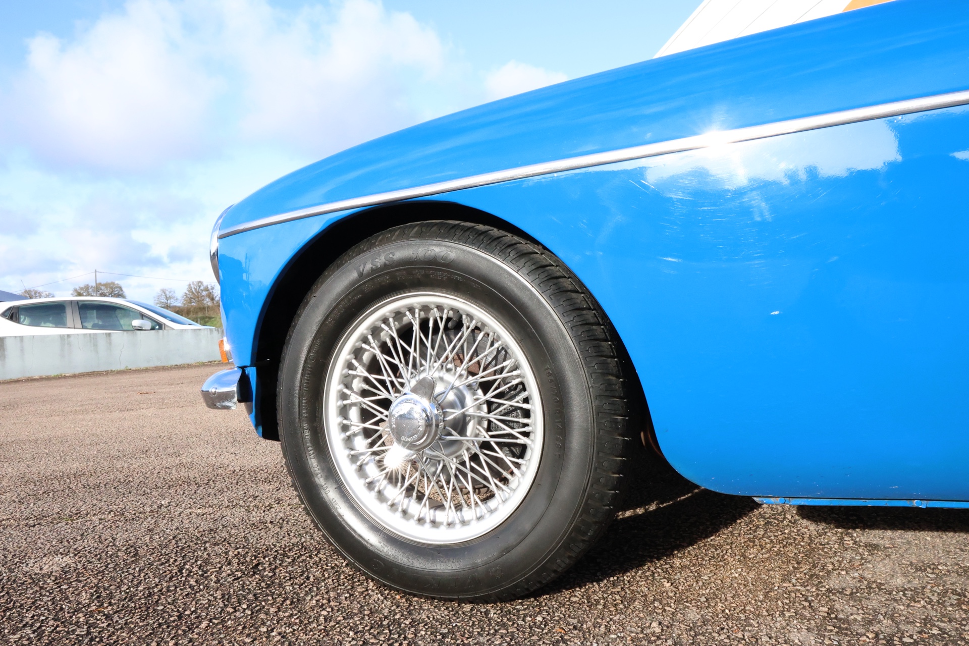 MG B Bleue 1976 – Image 19