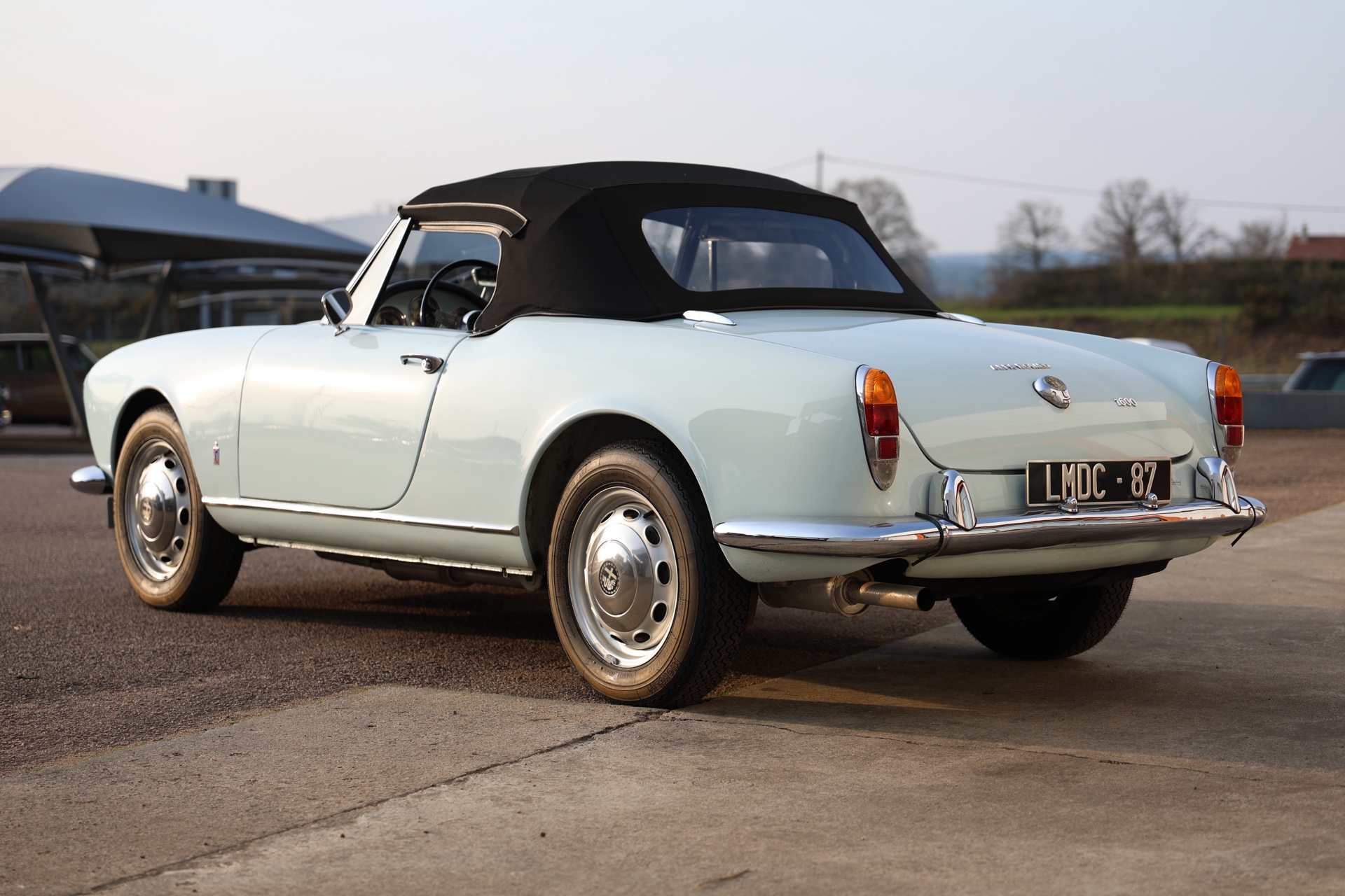 Alfa Roméo Spider Giulia Bleu Ciel 1963 – Image 5