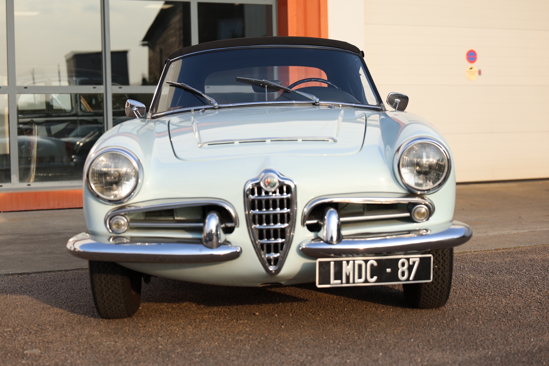 Alfa Roméo Spider Giulia Bleu Ciel 1963 – Image 8