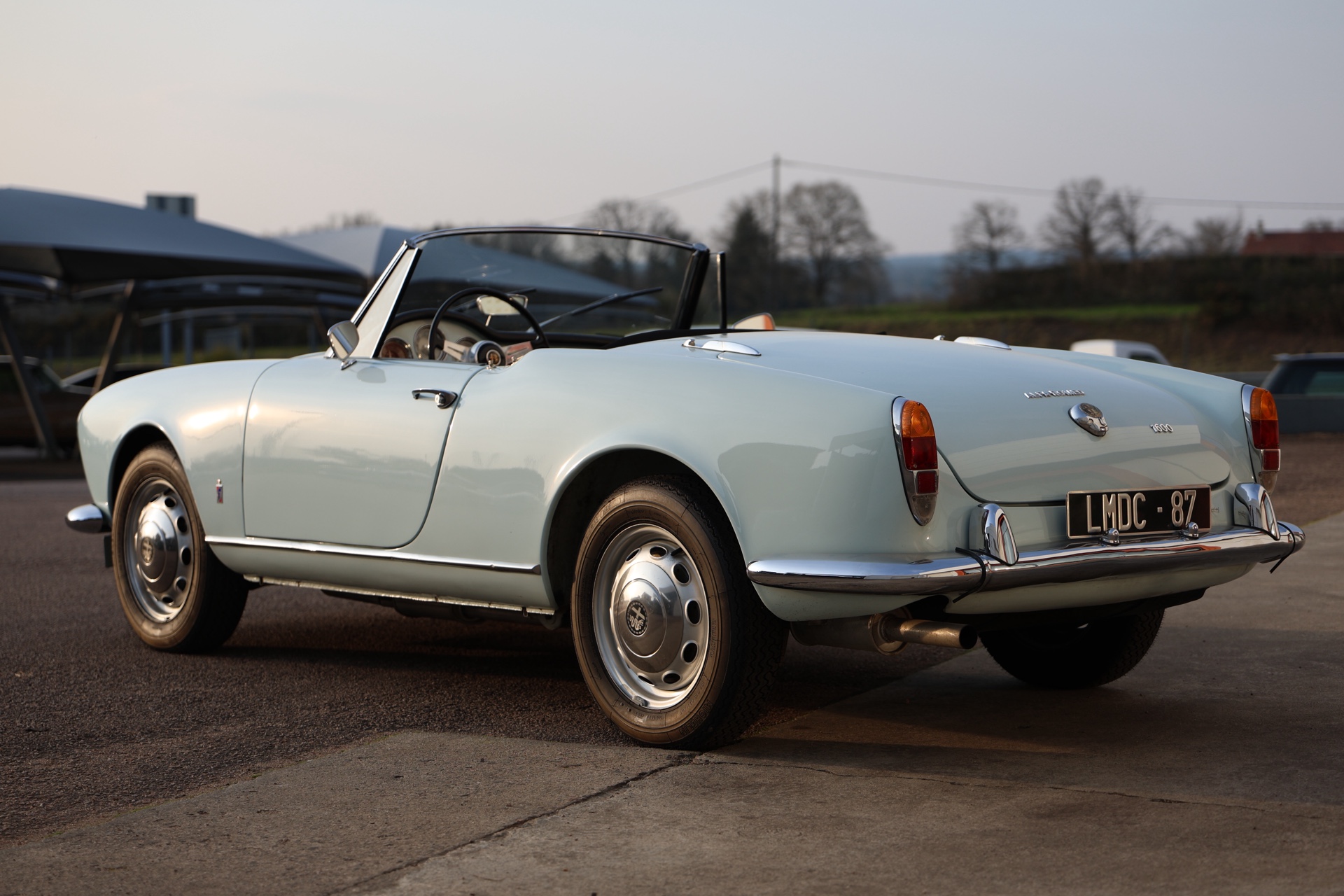 Alfa Roméo Spider Giulia Bleu Ciel 1963 – Image 14