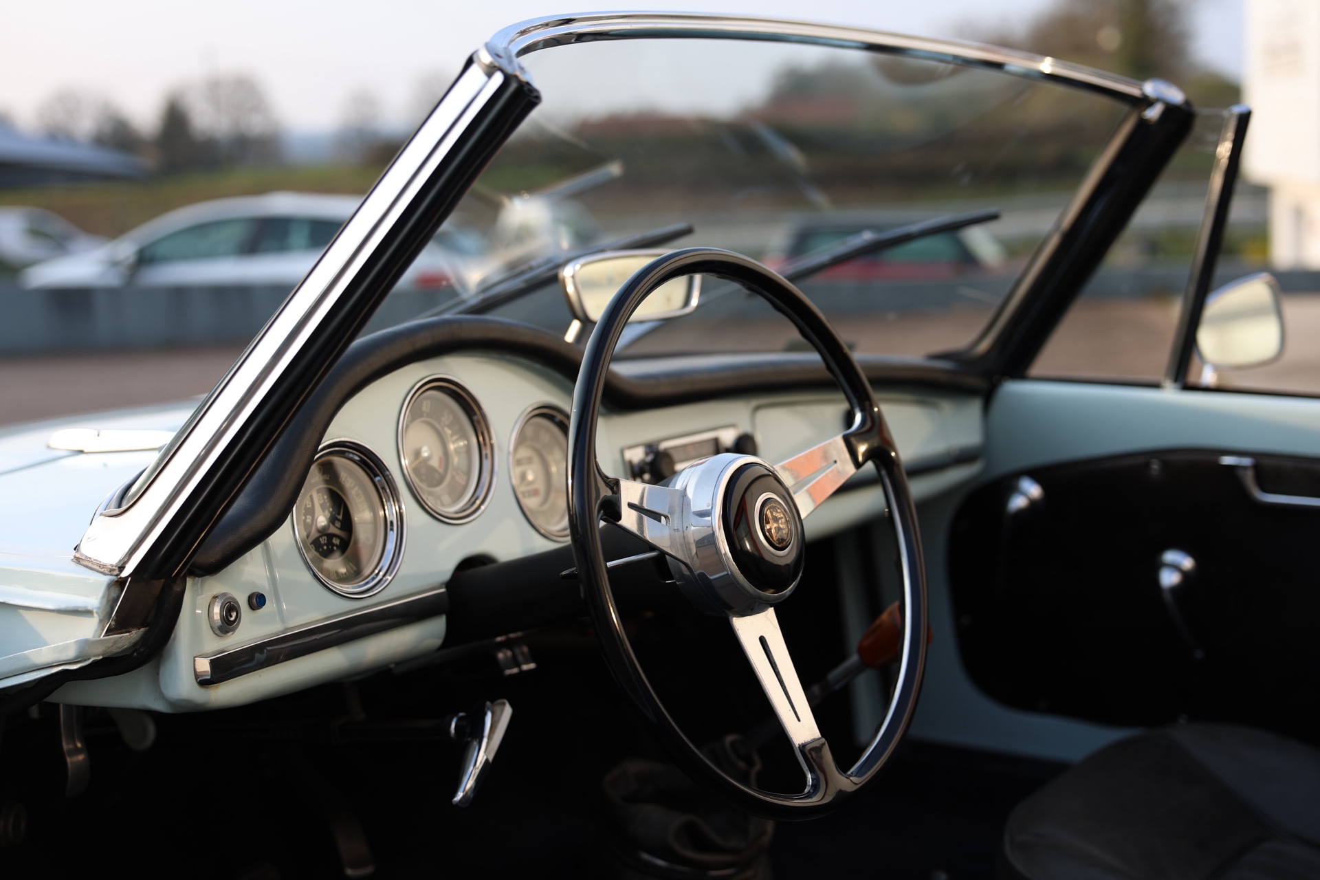 Alfa Roméo Spider Giulia Bleu Ciel 1963 – Image 16