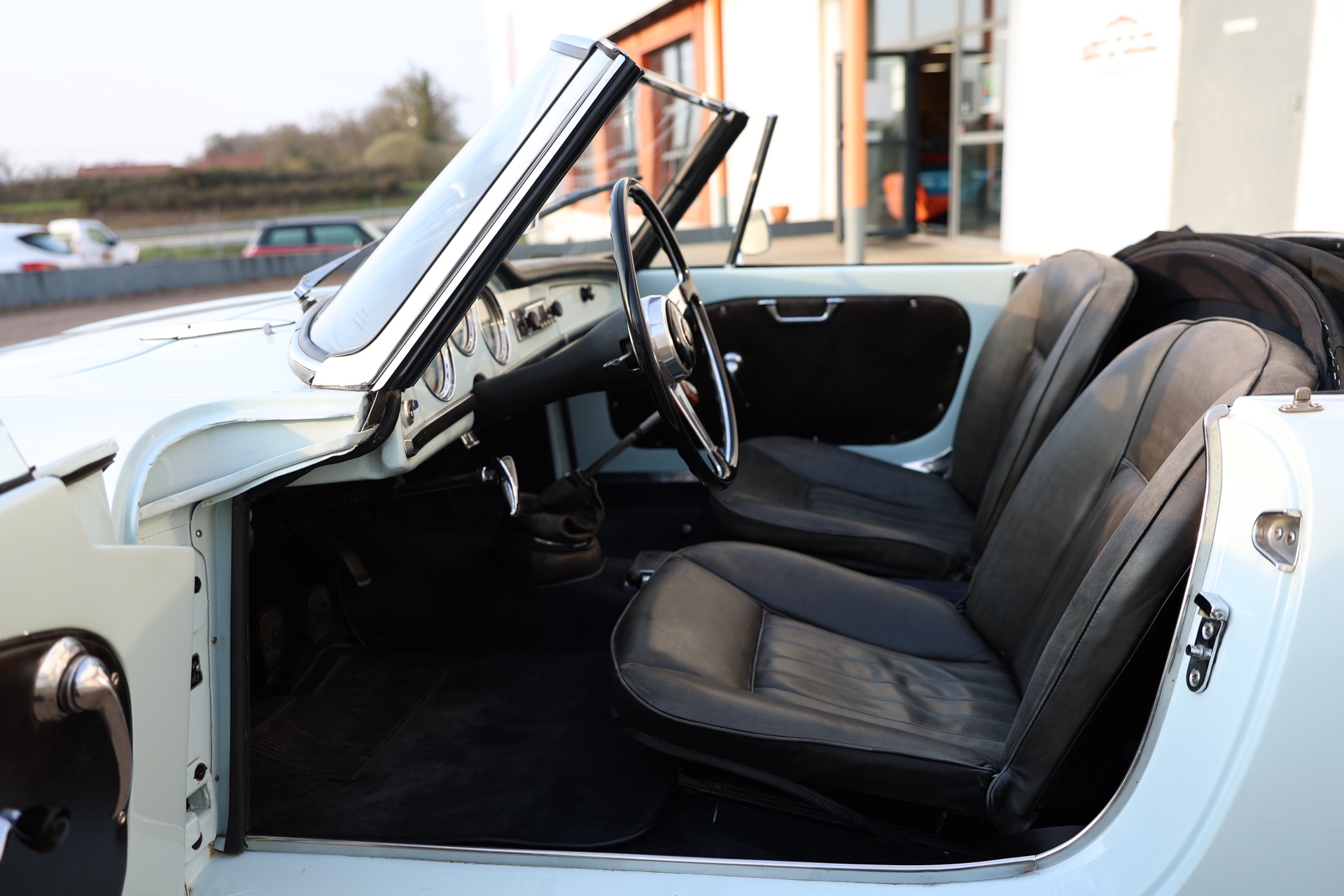 Alfa Roméo Spider Giulia Bleu Ciel 1963 – Image 17