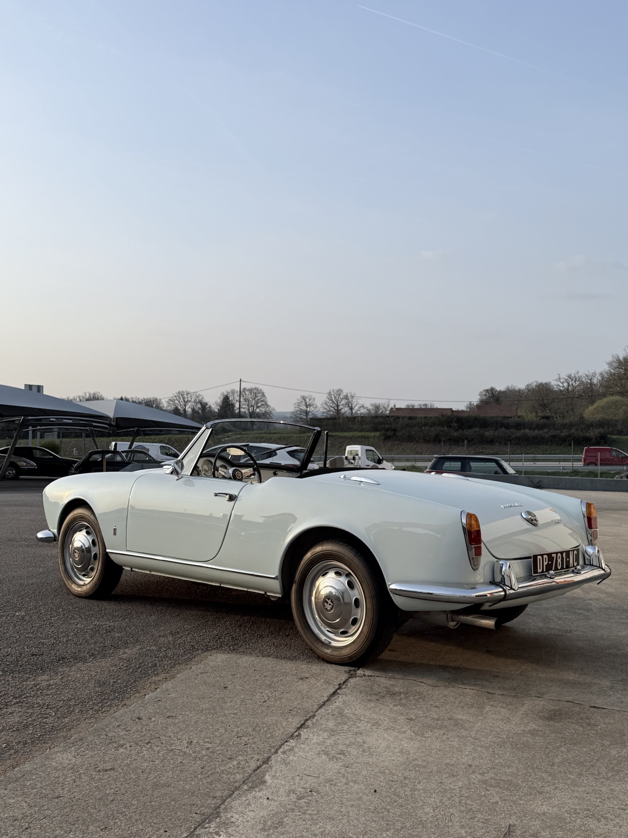 Alfa Roméo Spider Giulia Bleu Ciel 1963 – Image 23