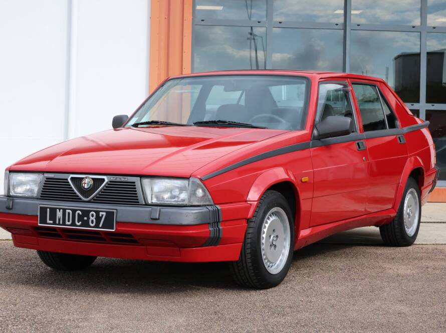 Alfa Roméo 75 ie Turbo America Rouge 1989