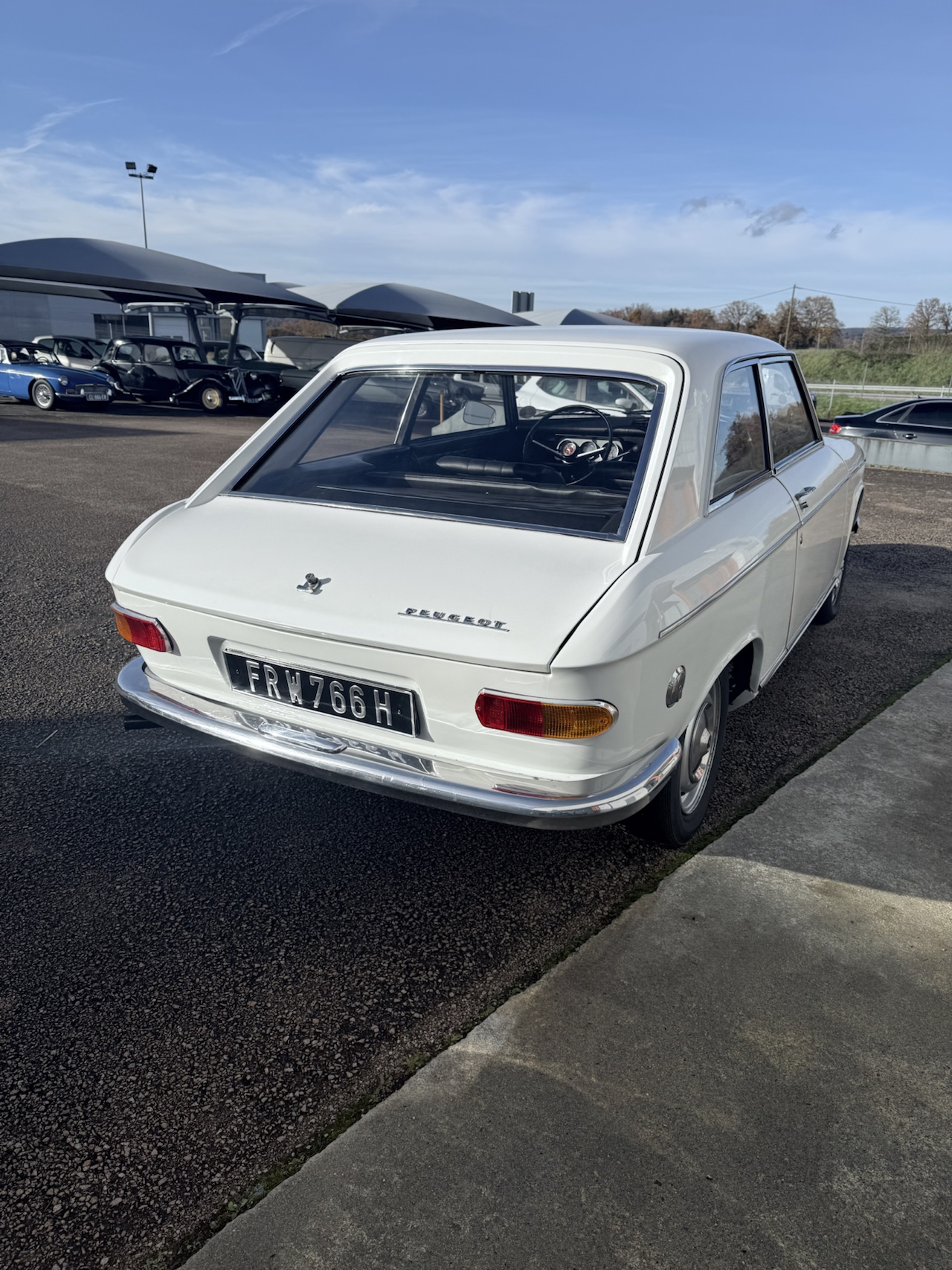 Peugeot 204 Coupé Blanche 1967 – Image 8