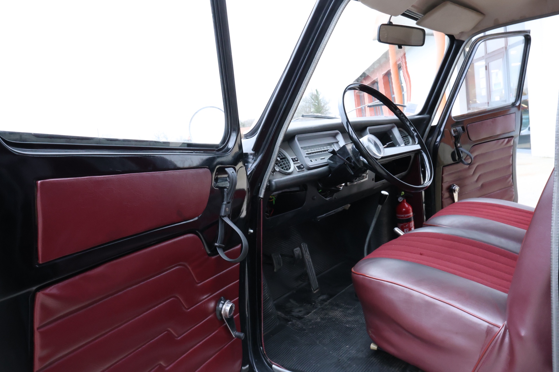 Renault R8 Noire 1966 – Image 12