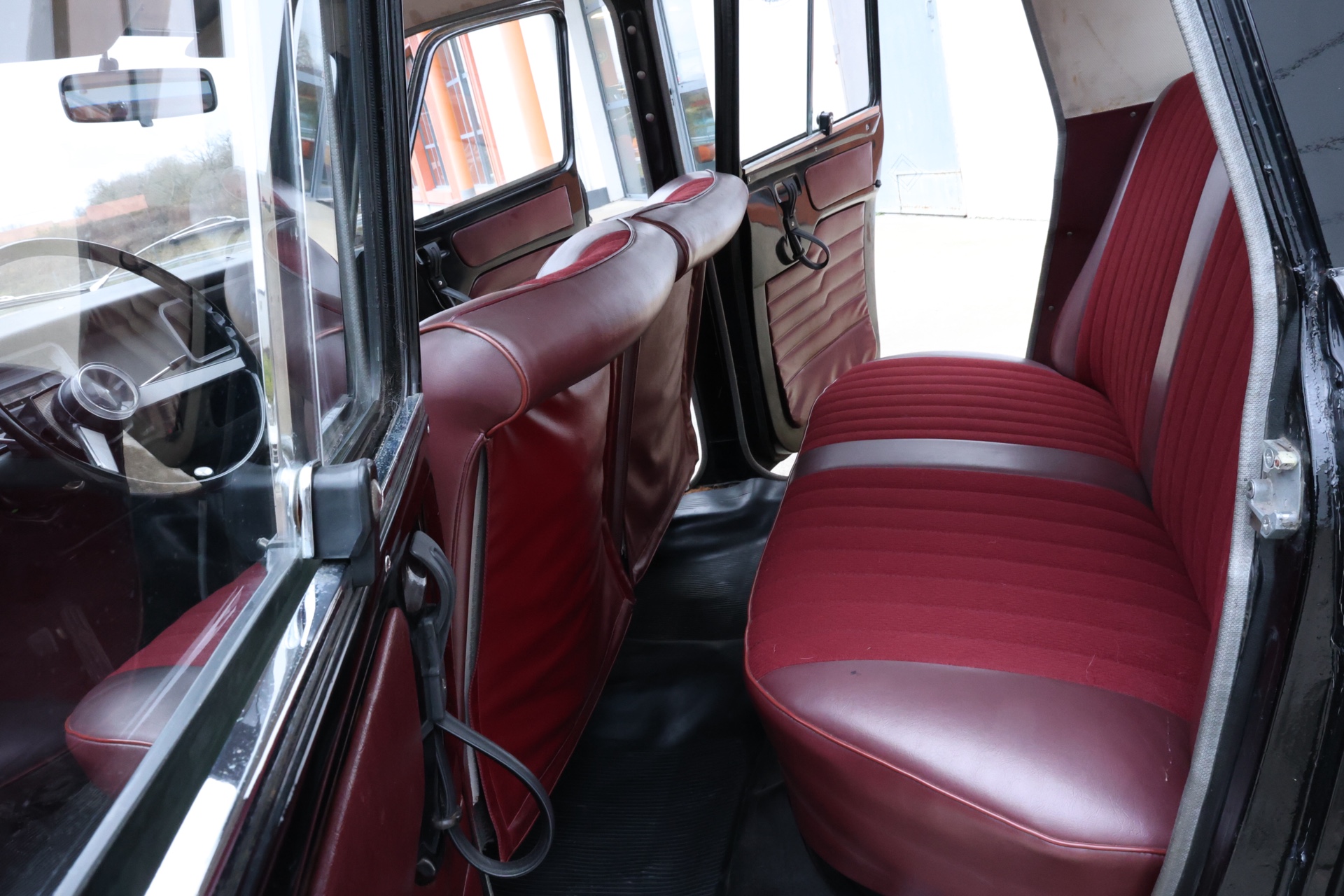 Renault R8 Noire 1966 – Image 14