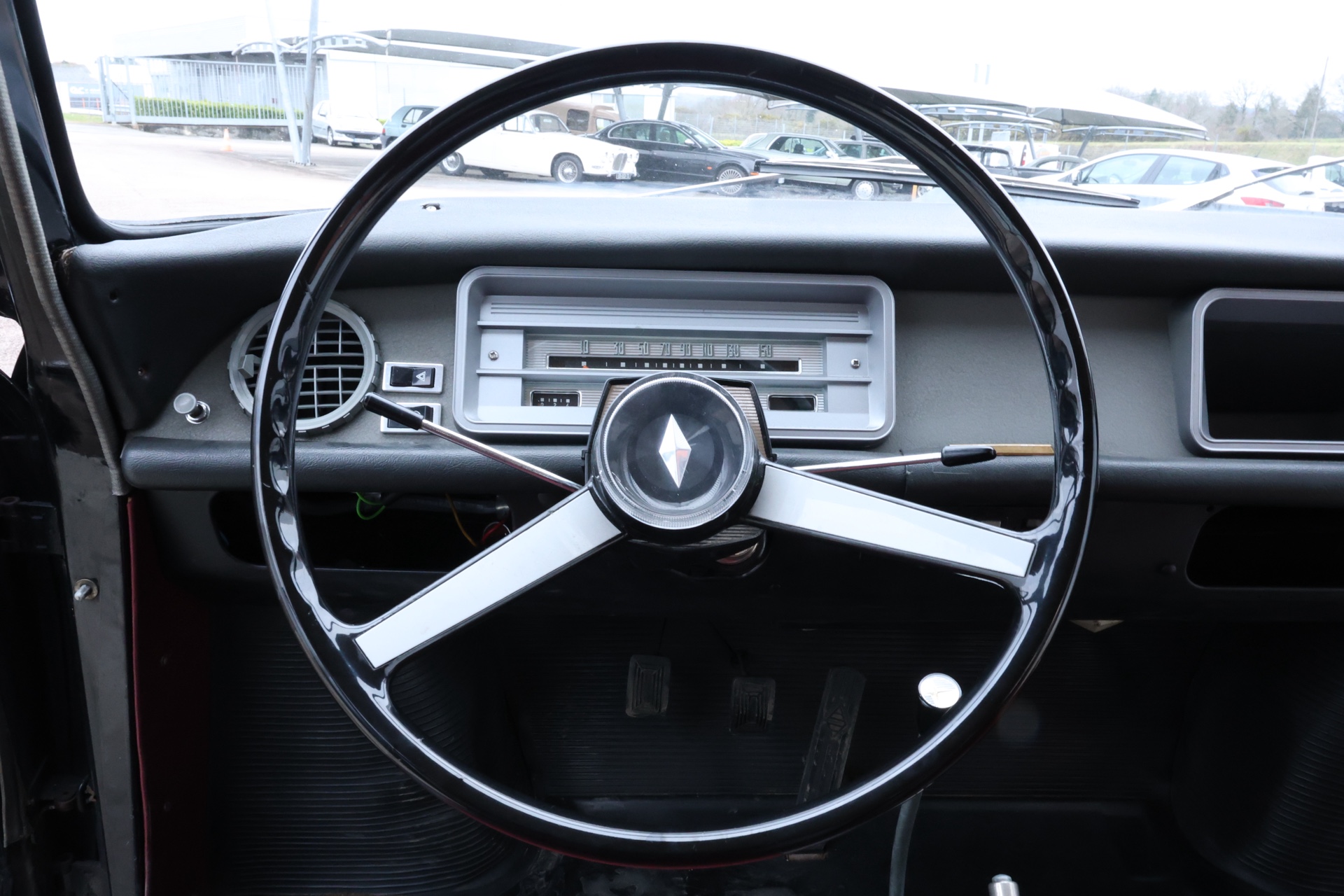 Renault R8 Noire 1966 – Image 16