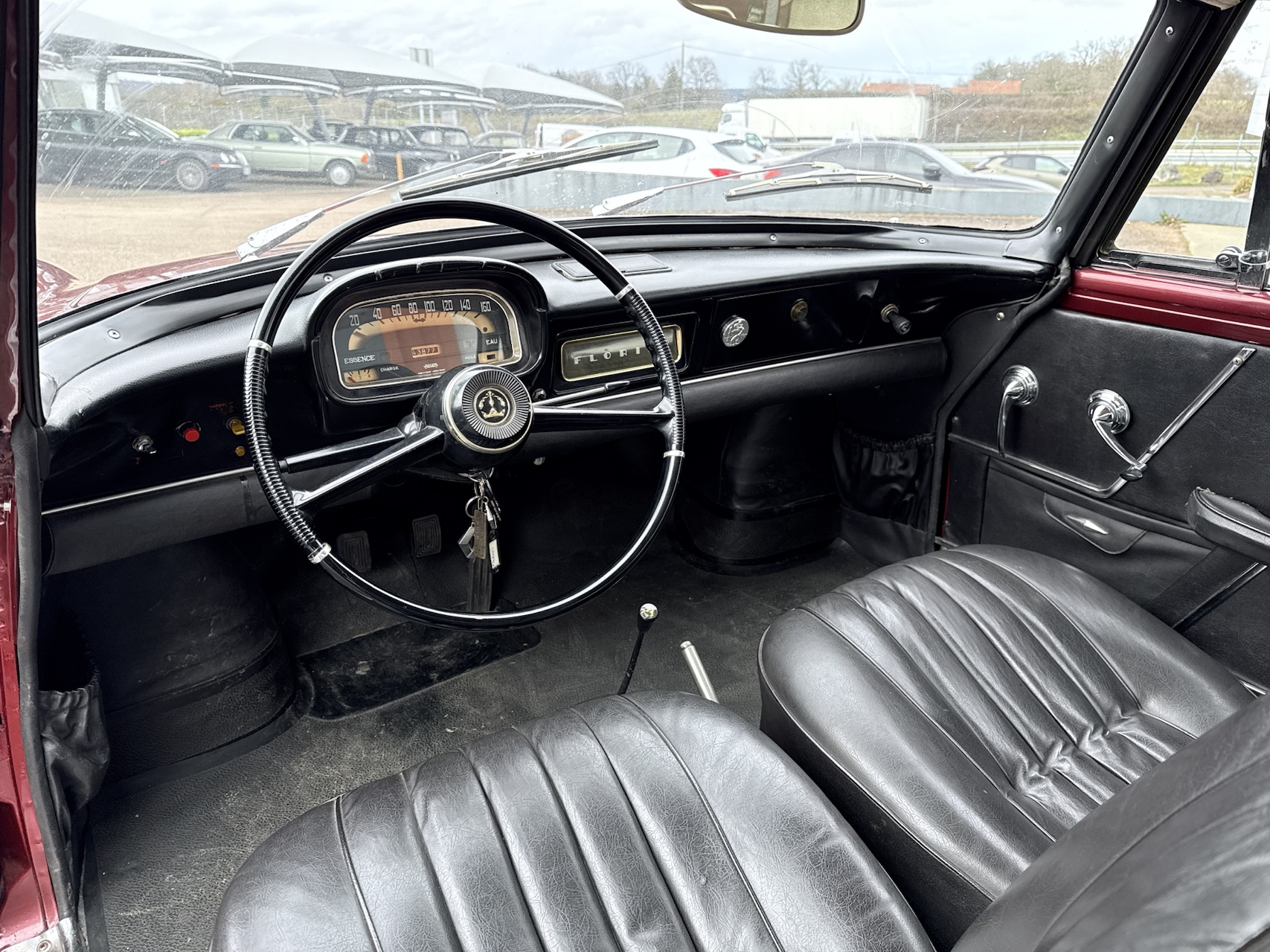 Renault Floride S Cabriolet Bordeaux 1962 – Image 16