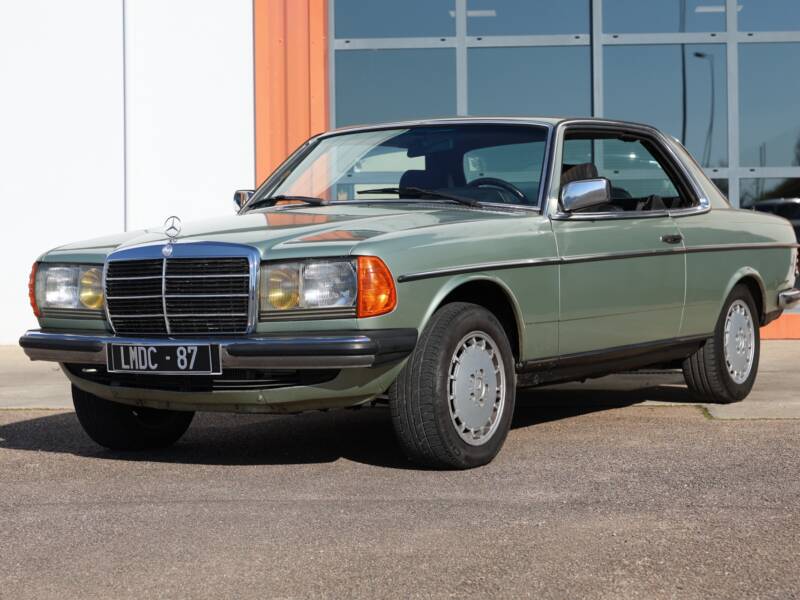 Mercedes 230 CE Coupé Vert 1982