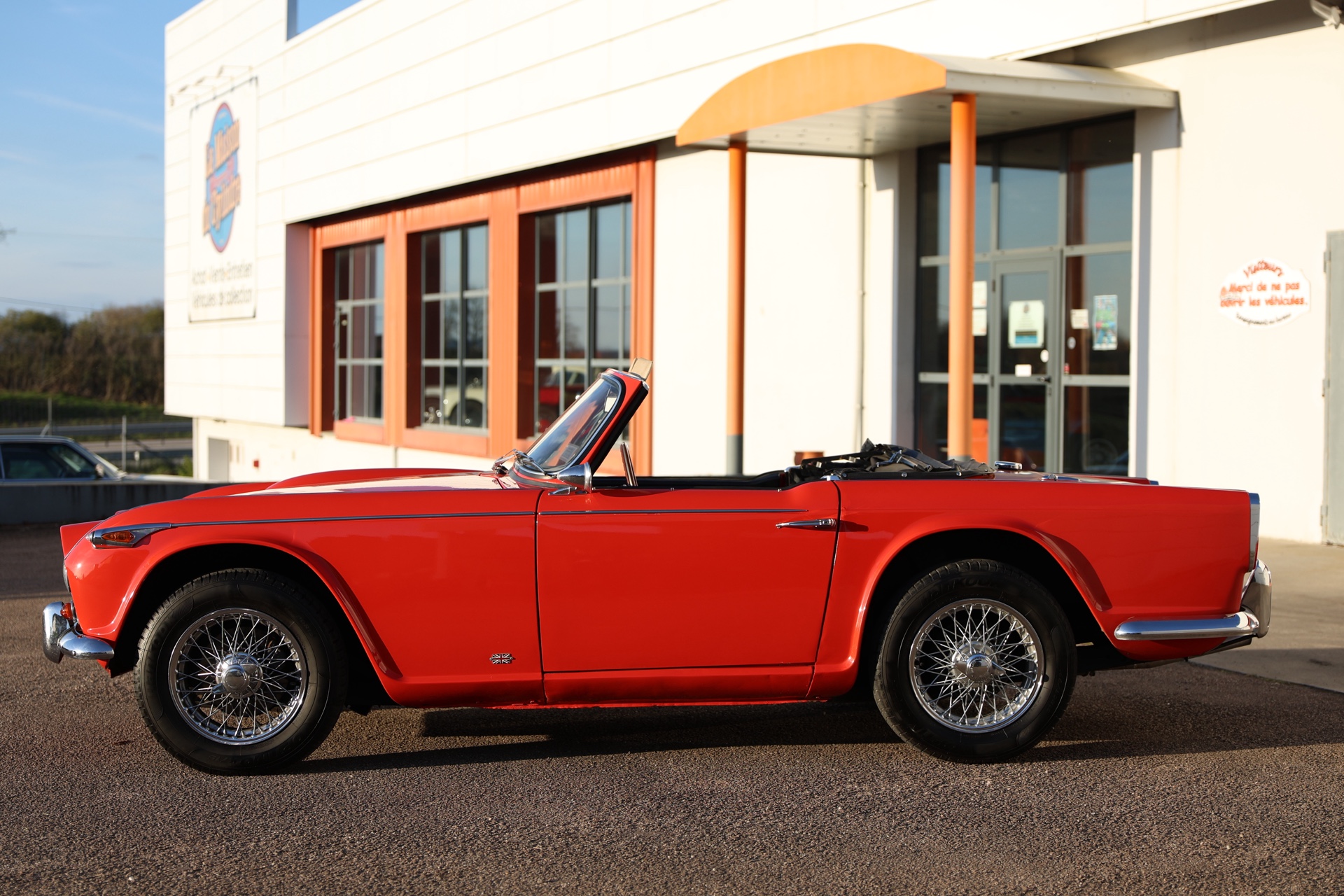 Triumph TR4 A IRS Cabriolet Rouge 1965 – Image 11