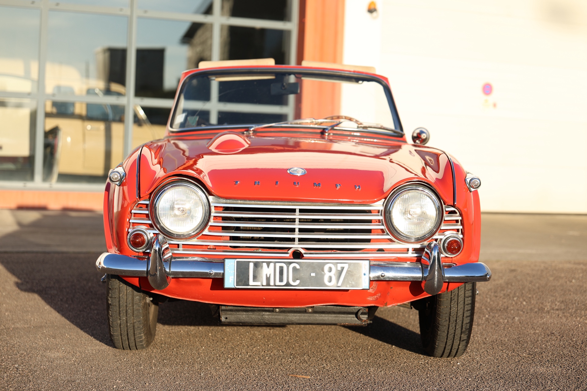 Triumph TR4 A IRS Cabriolet Rouge 1965 – Image 6