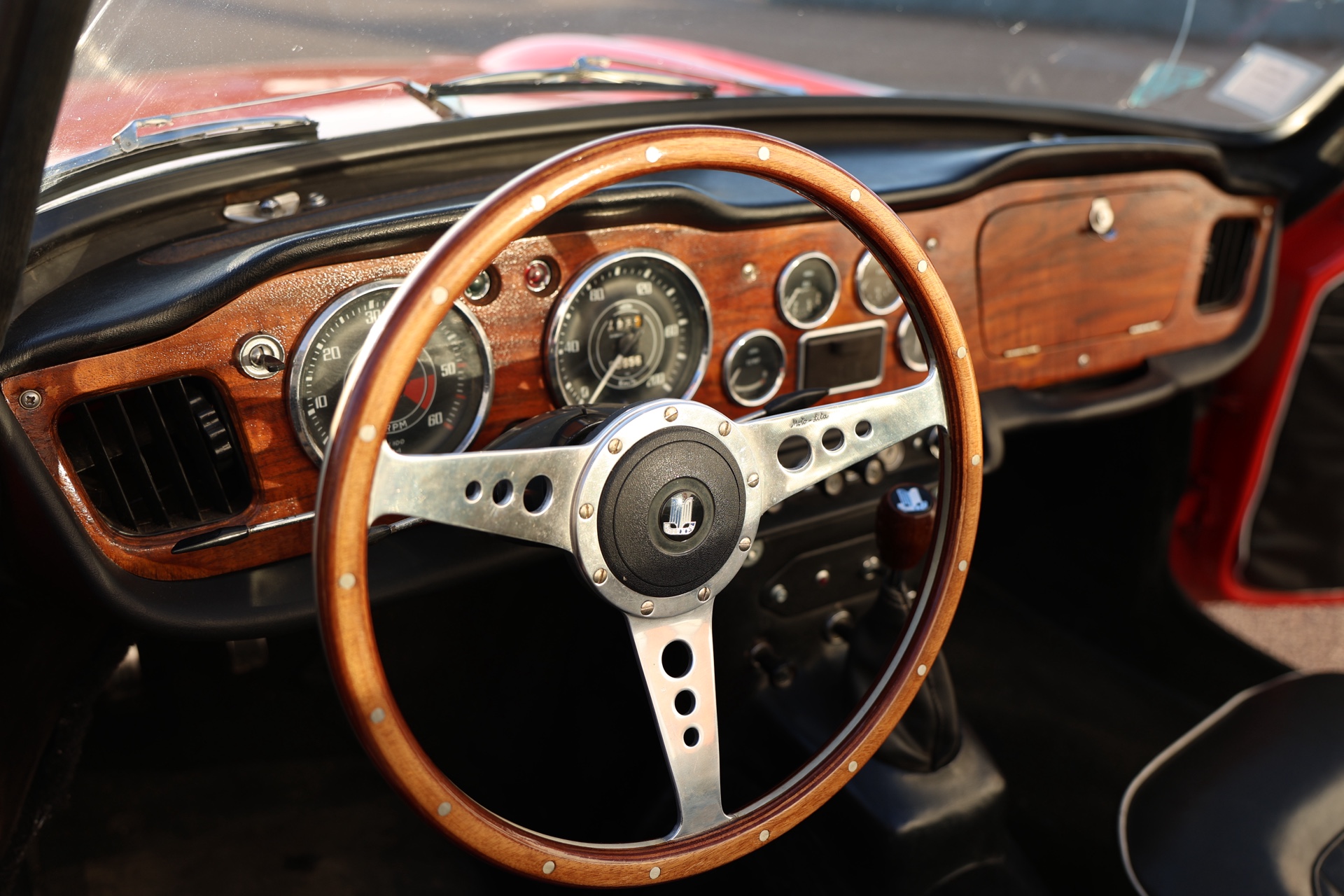 Triumph TR4 A IRS Cabriolet Rouge 1965 – Image 18