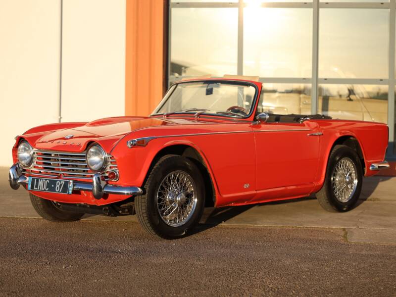 Triumph TR4 A IRS Cabriolet Rouge 1965