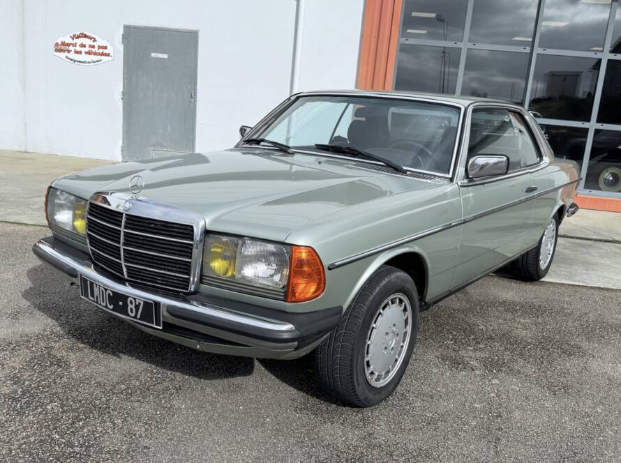 Mercedes 230 CE Coupé Vert 1982