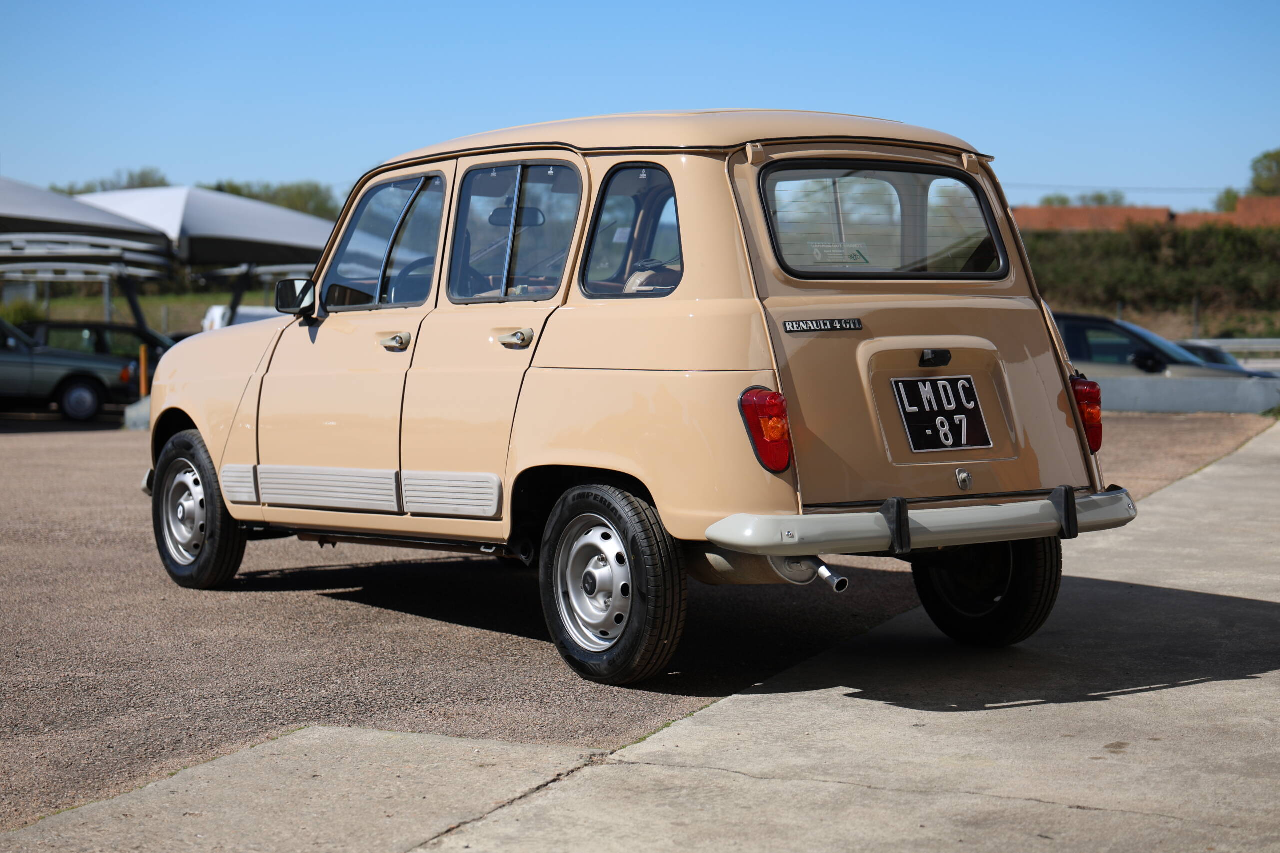 Renault 4l GTL Clan Beige 1985 – Image 4