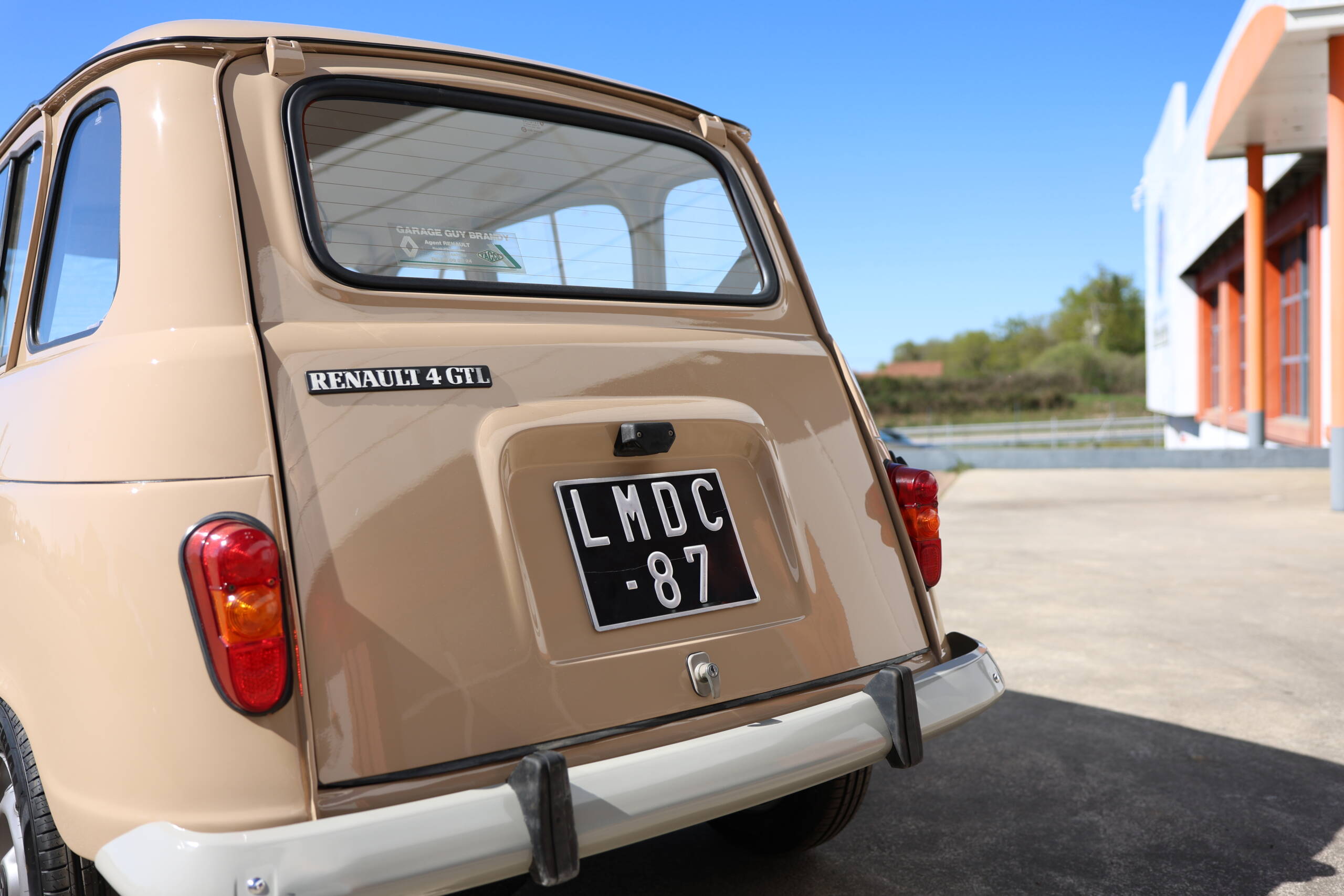 Renault 4l GTL Clan Beige 1985 – Image 5