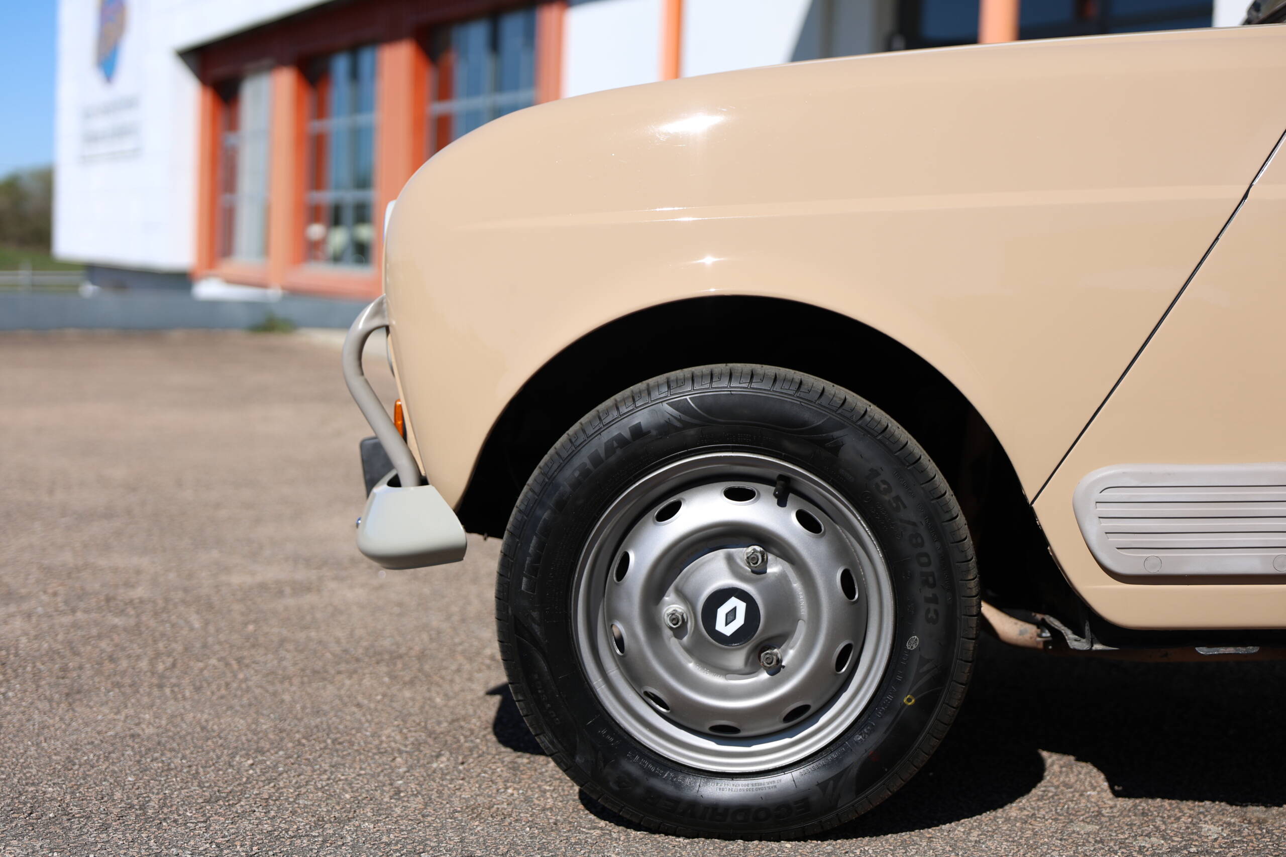 Renault 4l GTL Clan Beige 1985 – Image 9