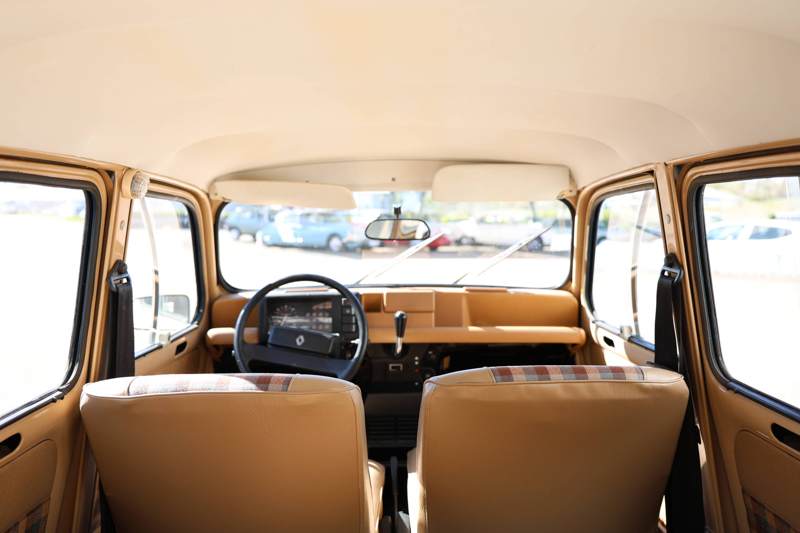 Renault 4l GTL Clan Beige 1985 – Image 18