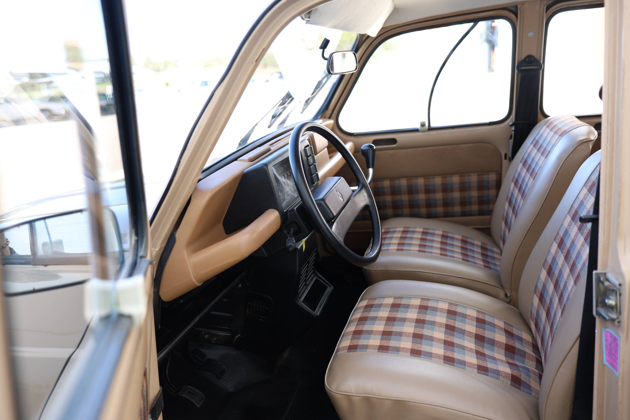 Renault 4l GTL Clan Beige 1985 – Image 12