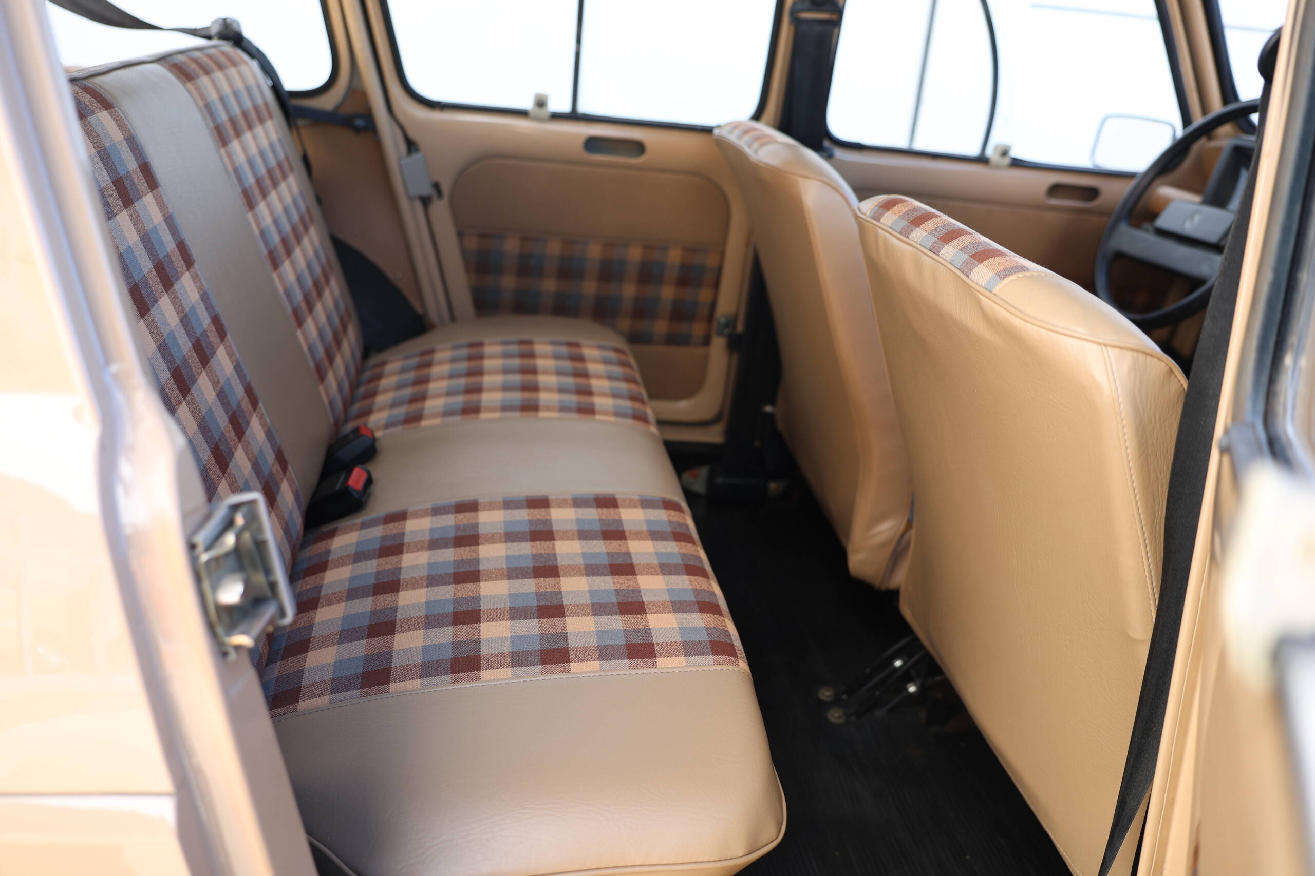 Renault 4l GTL Clan Beige 1985 – Image 14
