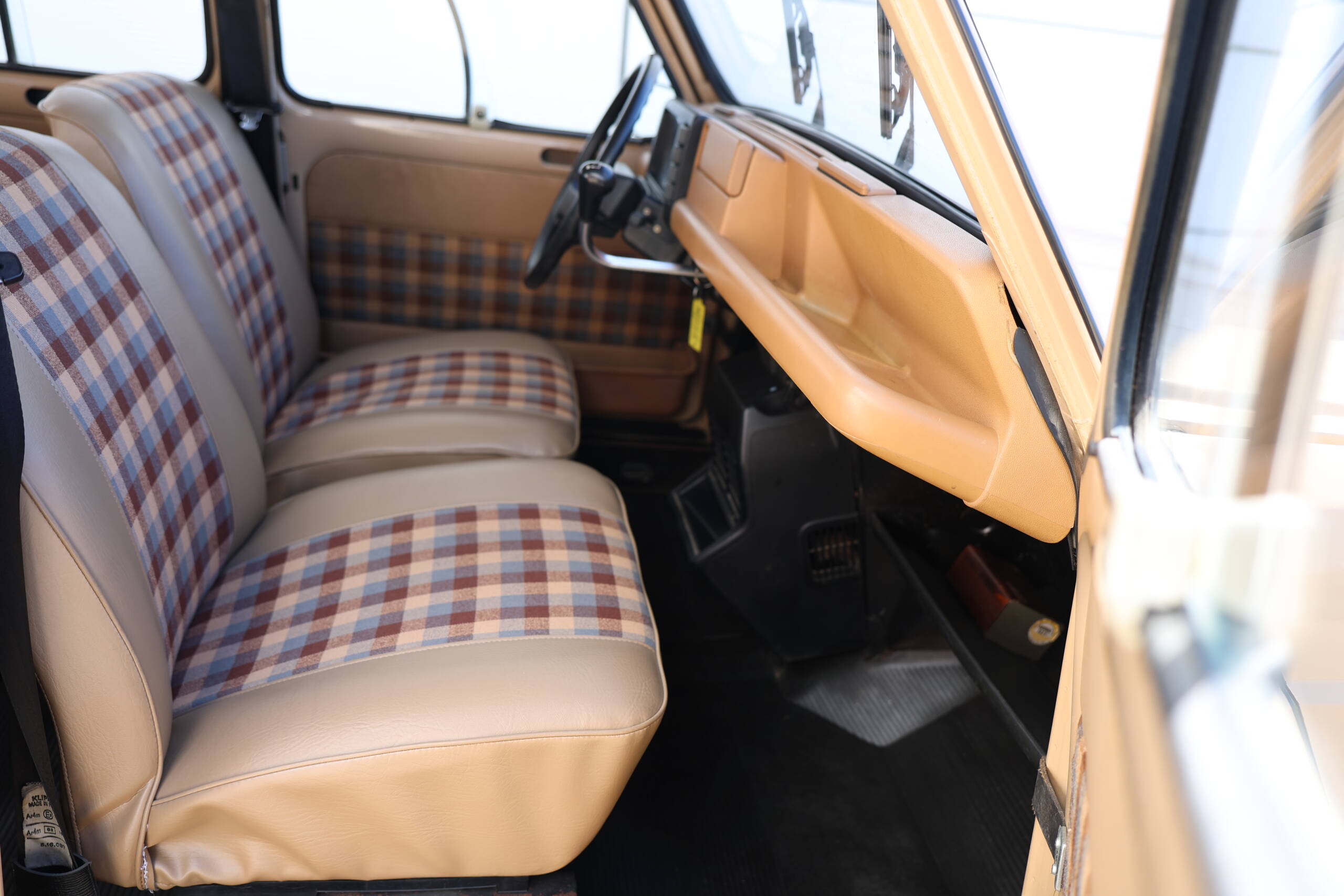 Renault 4l GTL Clan Beige 1985 – Image 15