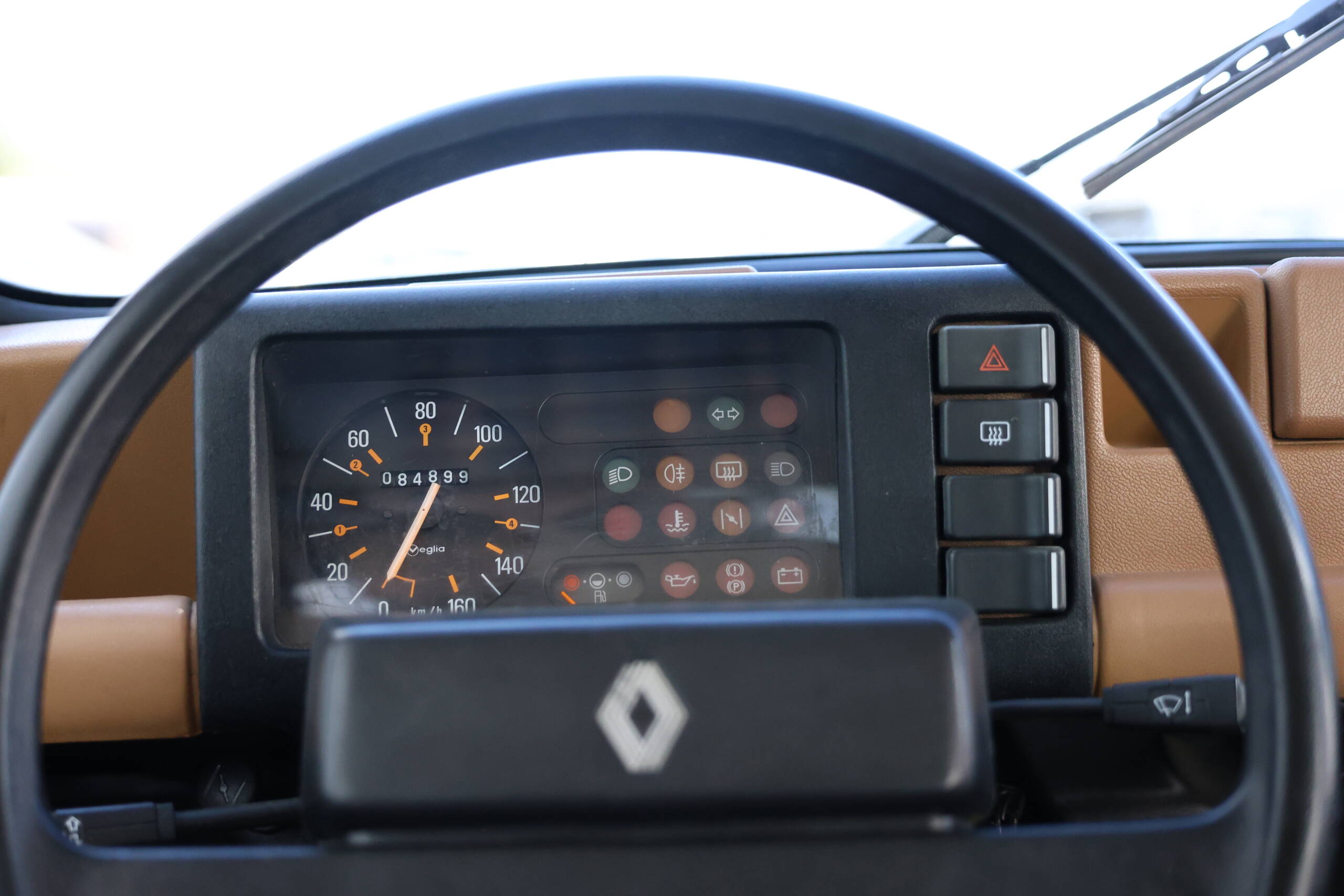 Renault 4l GTL Clan Beige 1985 – Image 19