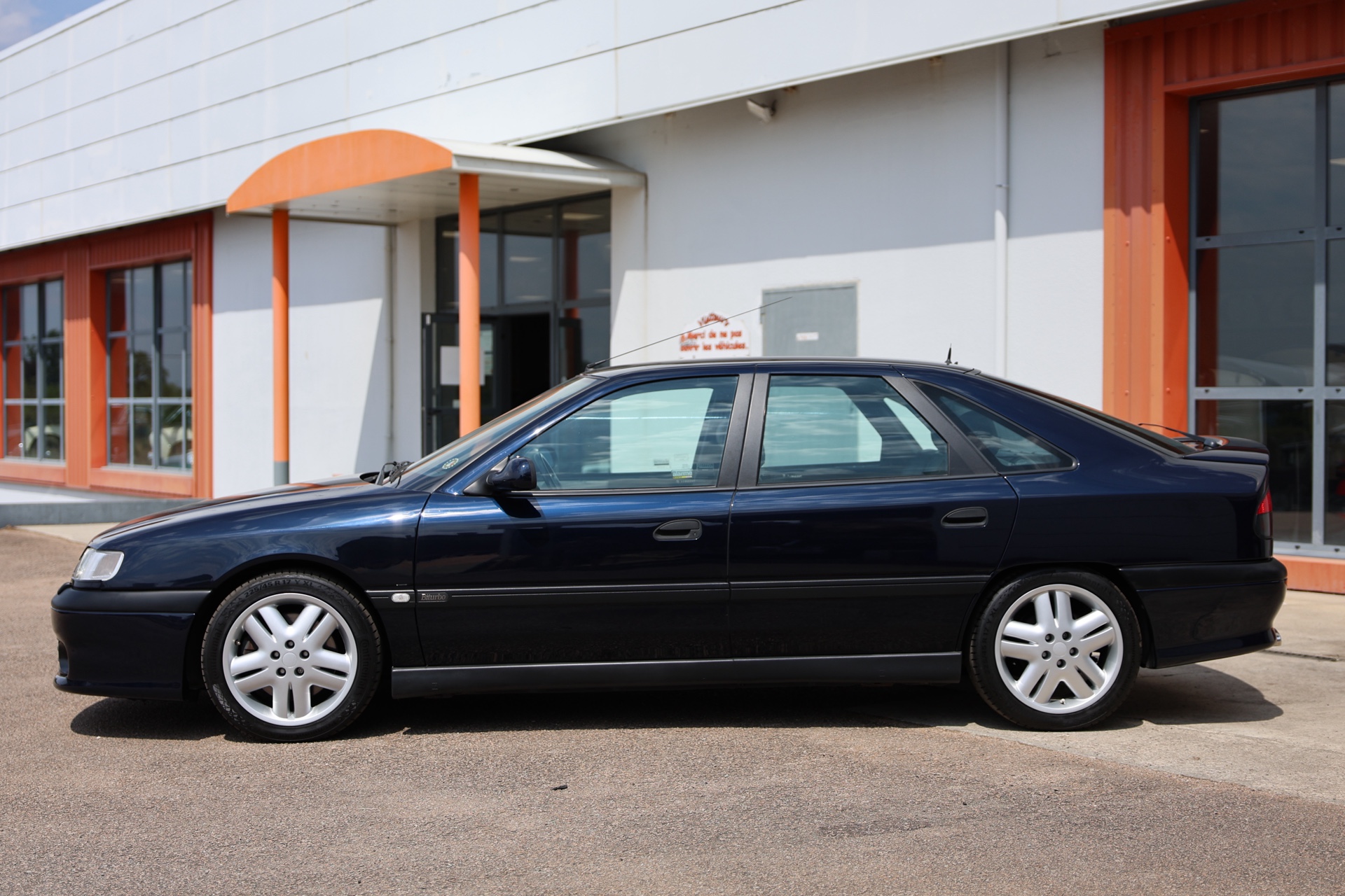 Renault Safrane Biturbo Baccara Bleue 1994 – Image 6