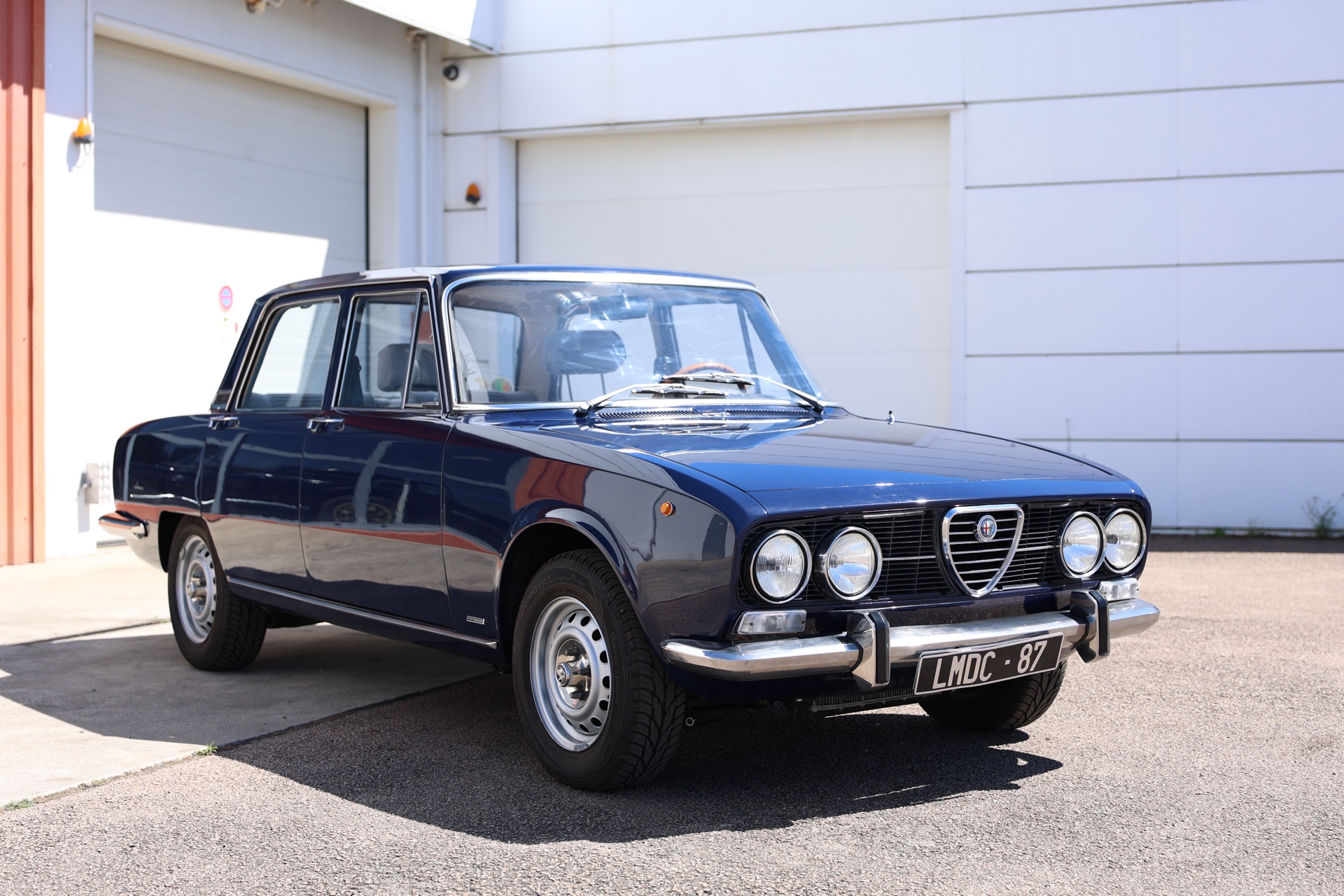 Alfa Roméo 2000 Berlina Bleu 1971 – Image 2