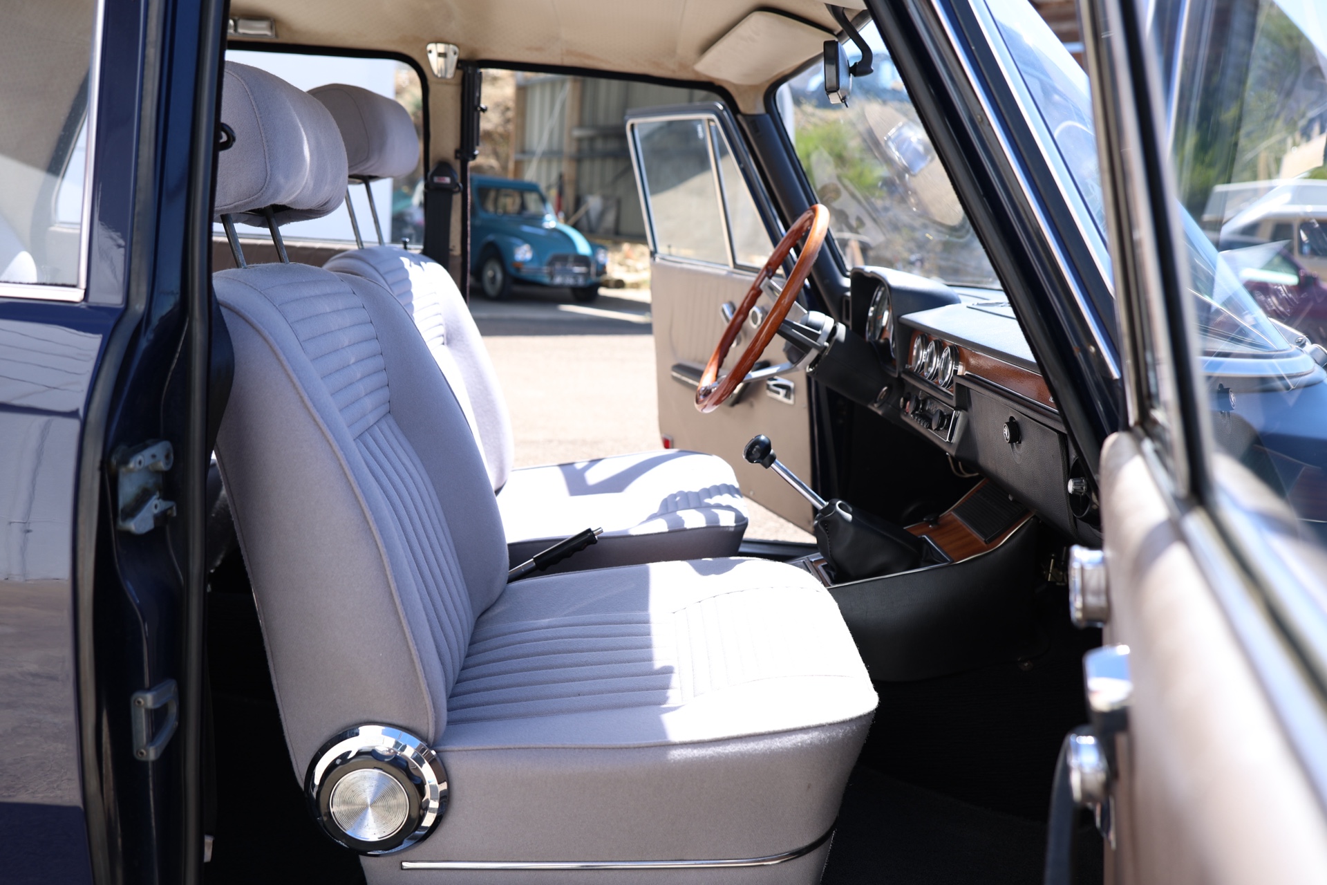 Alfa Roméo 2000 Berlina Bleu 1971 – Image 18