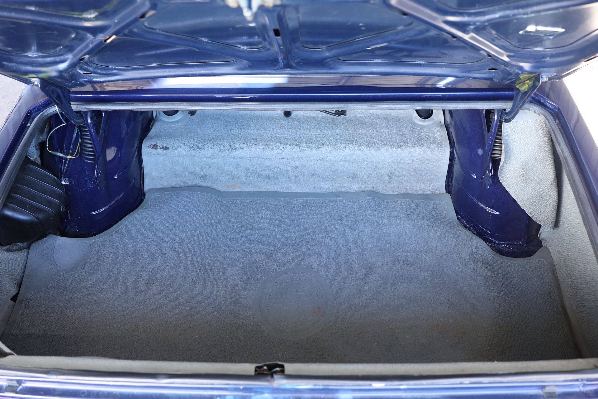 Alfa Roméo 2000 Berlina Bleu 1971 – Image 20