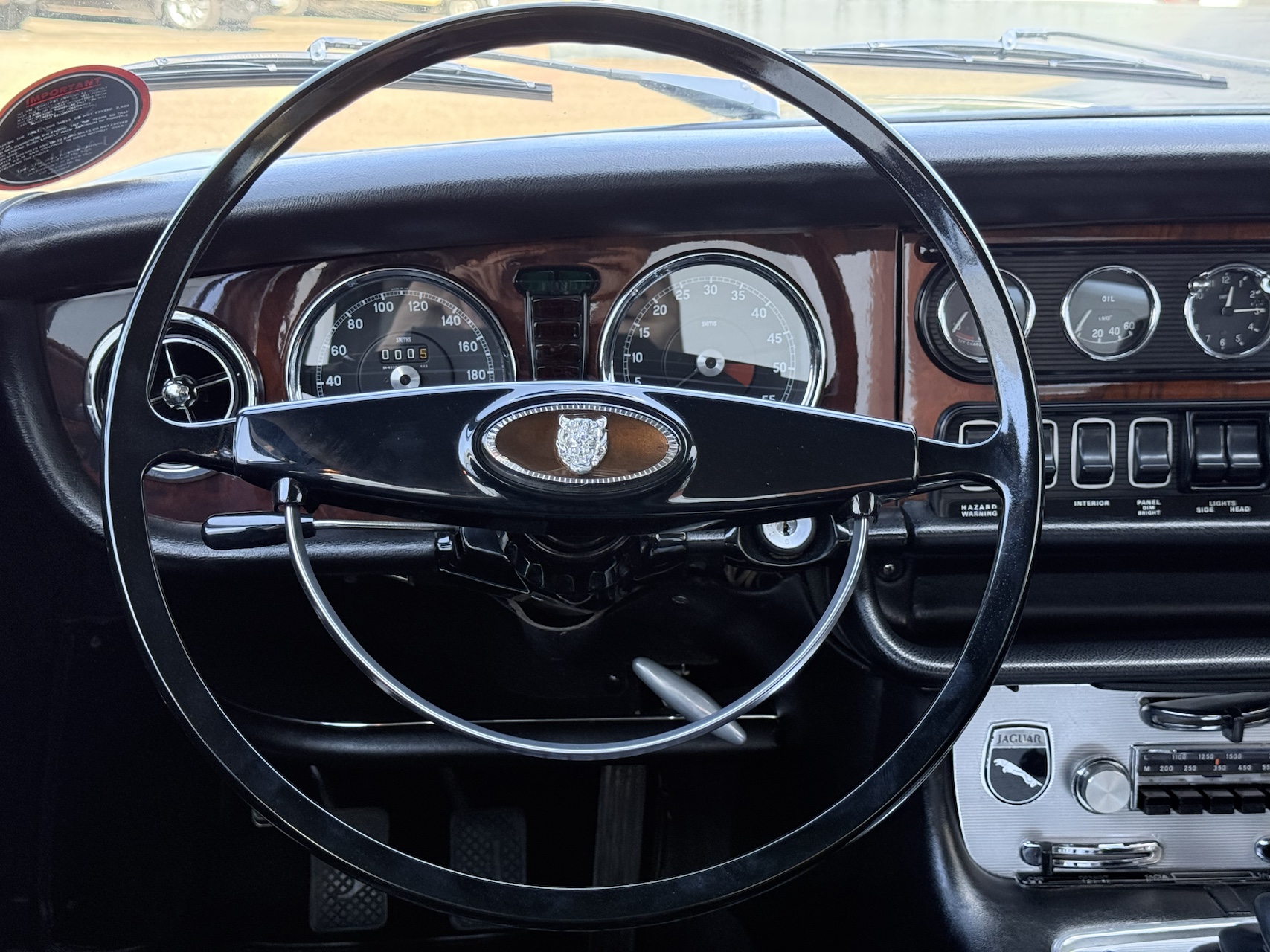 Jaguar XJ6 4.2 Série 1 British Racing Green 1970 – Image 19