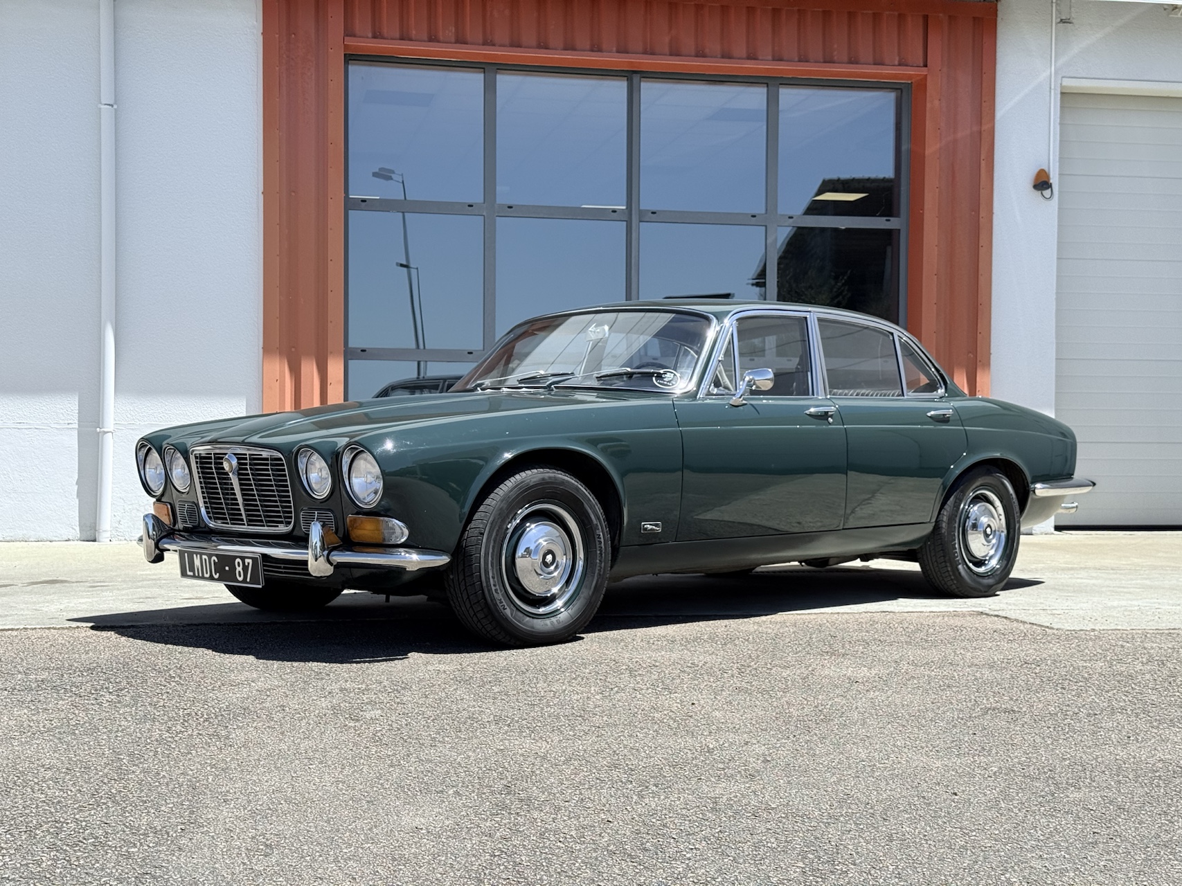 Jaguar XJ6 4.2 Série 1 British Racing Green 1970 – Image 5