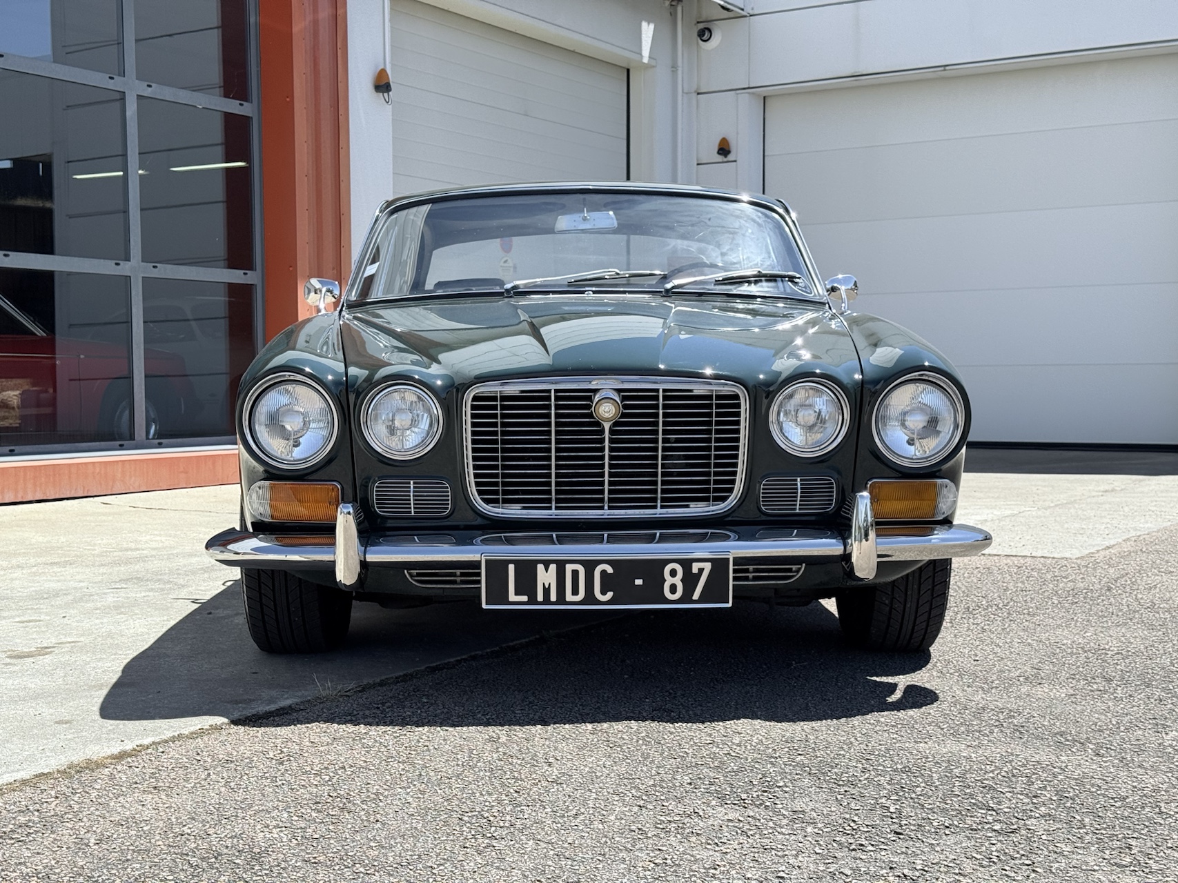Jaguar XJ6 4.2 Série 1 British Racing Green 1970 – Image 3