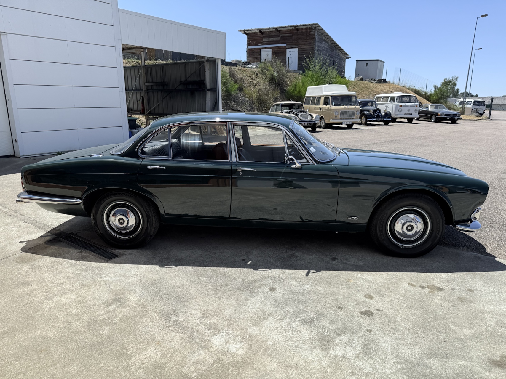 Jaguar XJ6 4.2 Série 1 British Racing Green 1970 – Image 6