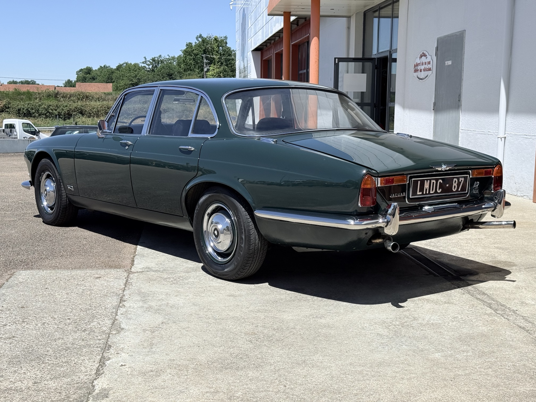 Jaguar XJ6 4.2 Série 1 British Racing Green 1970 – Image 8