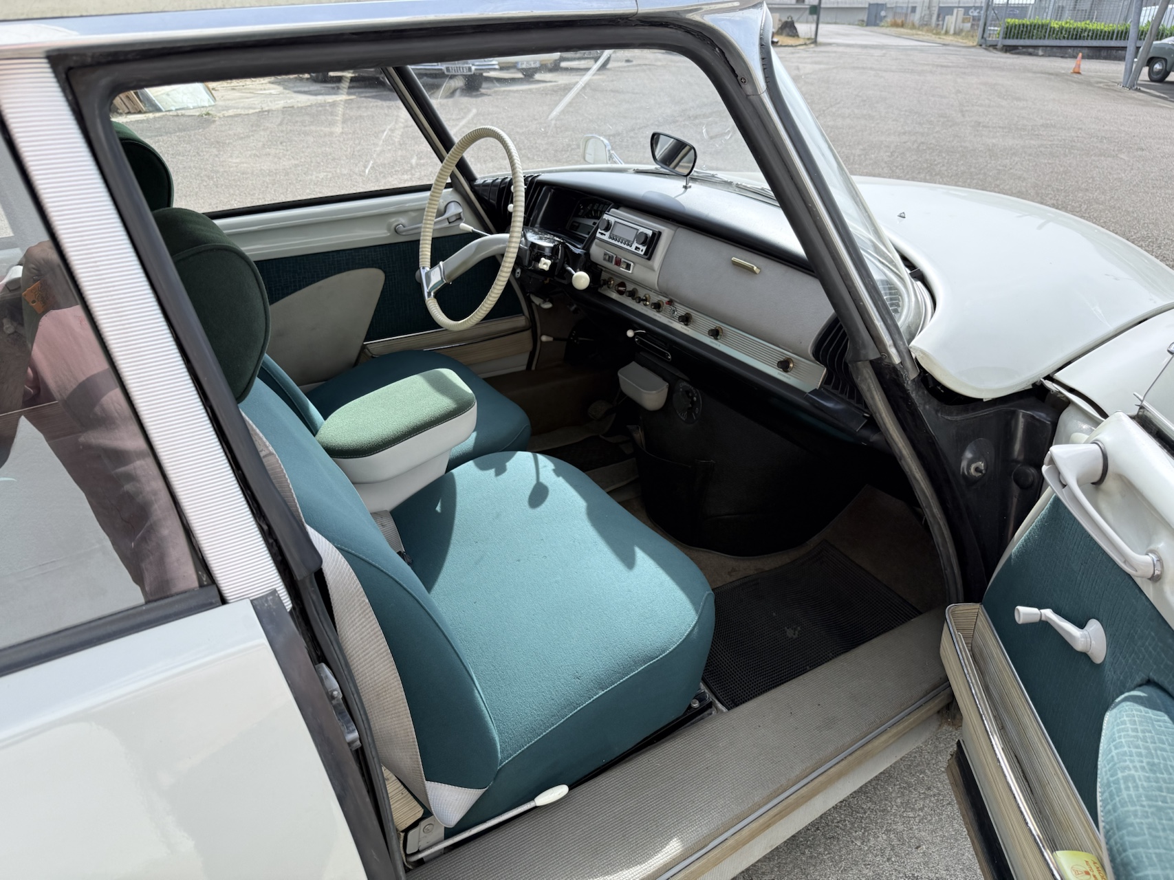 Citroën ID 19 Blanche 1964 – Image 14