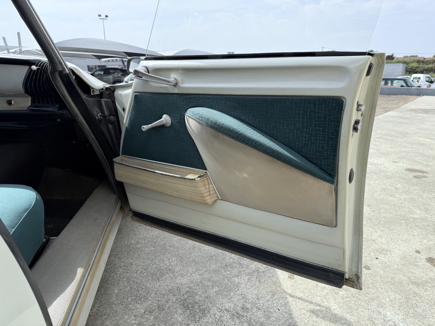 Citroën ID 19 Blanche 1964 – Image 16