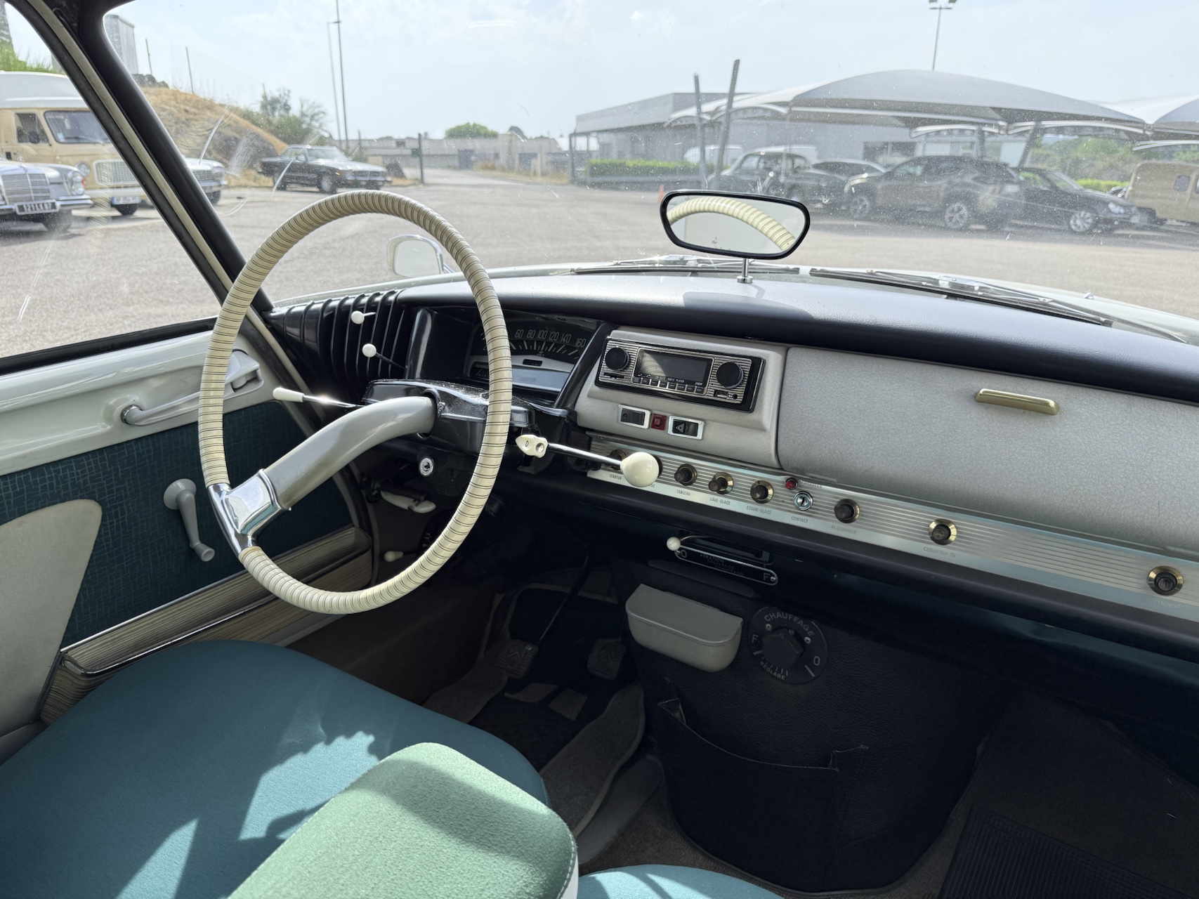 Citroën ID 19 Blanche 1964 – Image 18