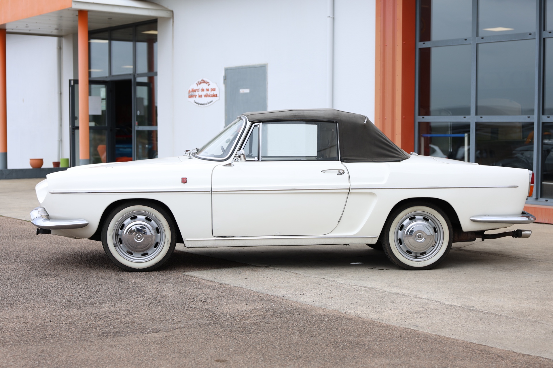 Renault Caravelle 1100 Cabriolet Blanche 1965 – Image 3