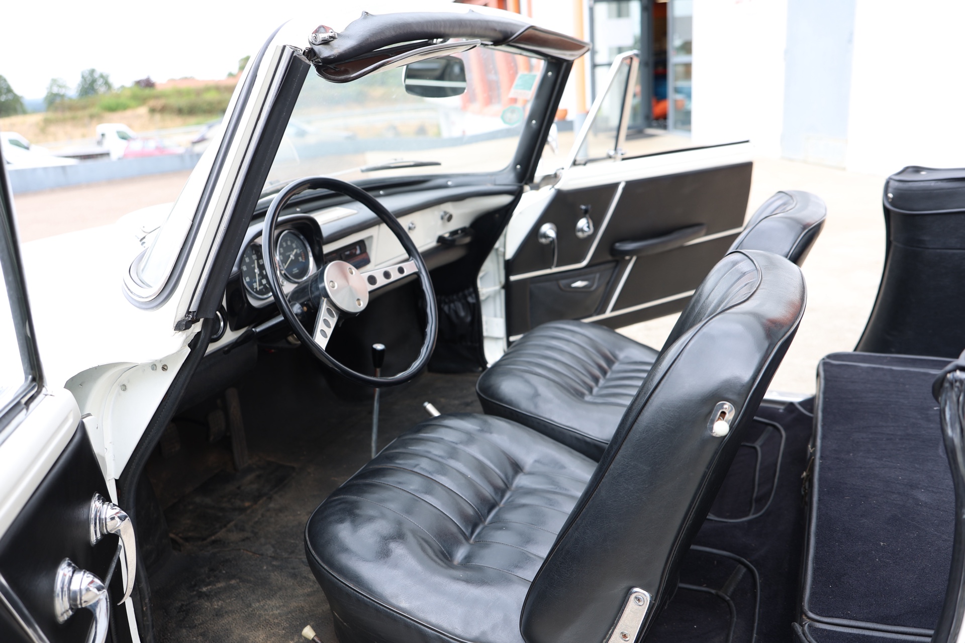 Renault Caravelle 1100 Cabriolet Blanche 1965 – Image 14