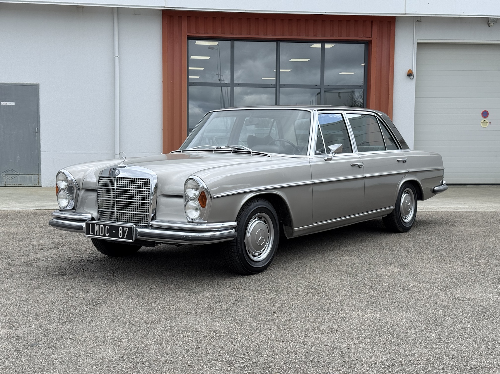 Mercedes 300 SEL 3.5 Type W109 Marron 1972 – Image 2