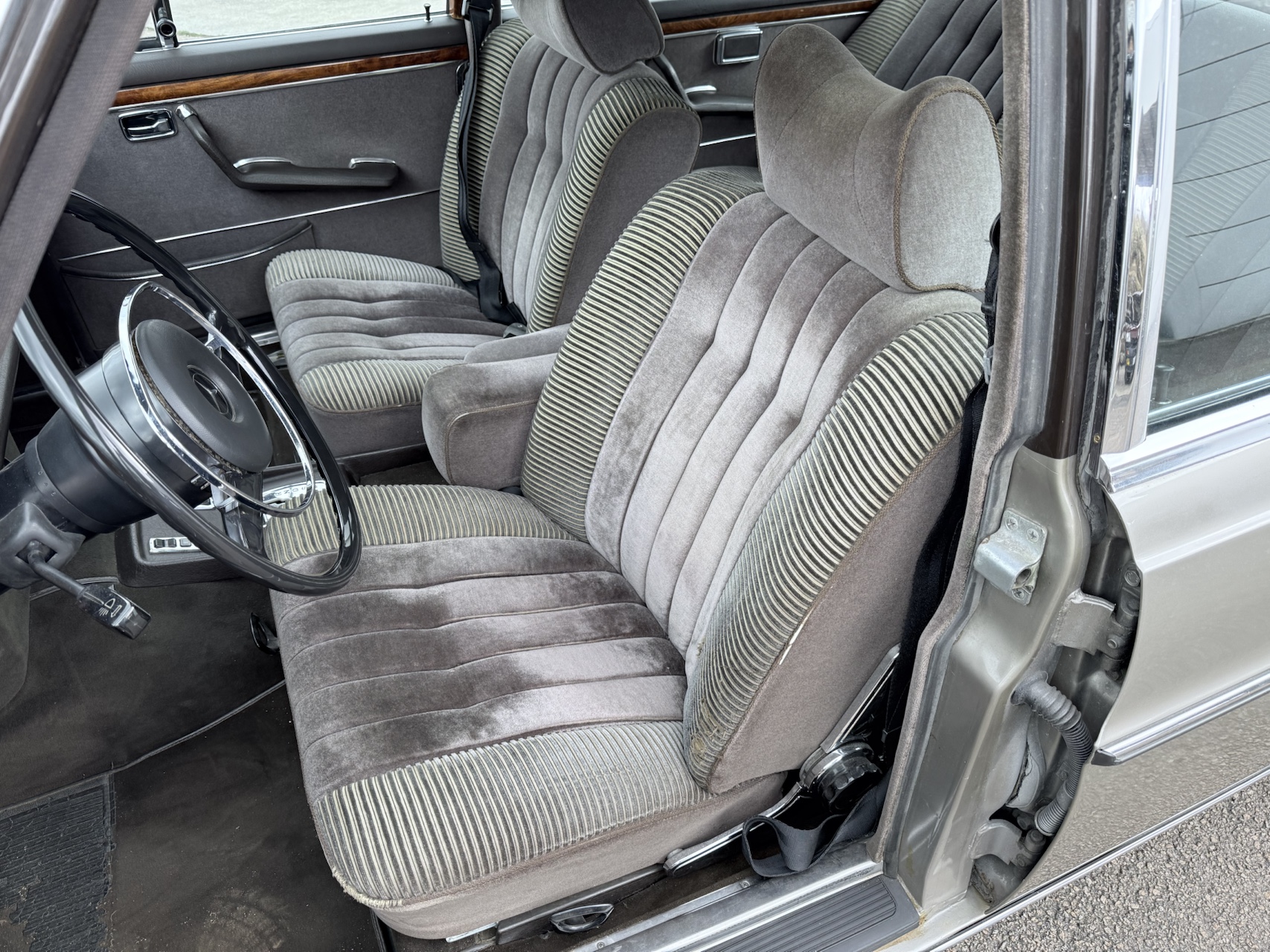 Mercedes 300 SEL 3.5 Type W109 Marron 1972 – Image 11