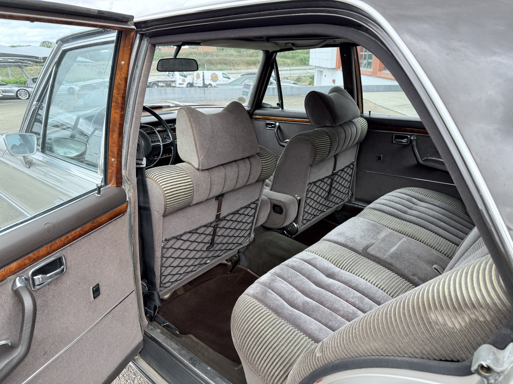 Mercedes 300 SEL 3.5 Type W109 Marron 1972 – Image 12